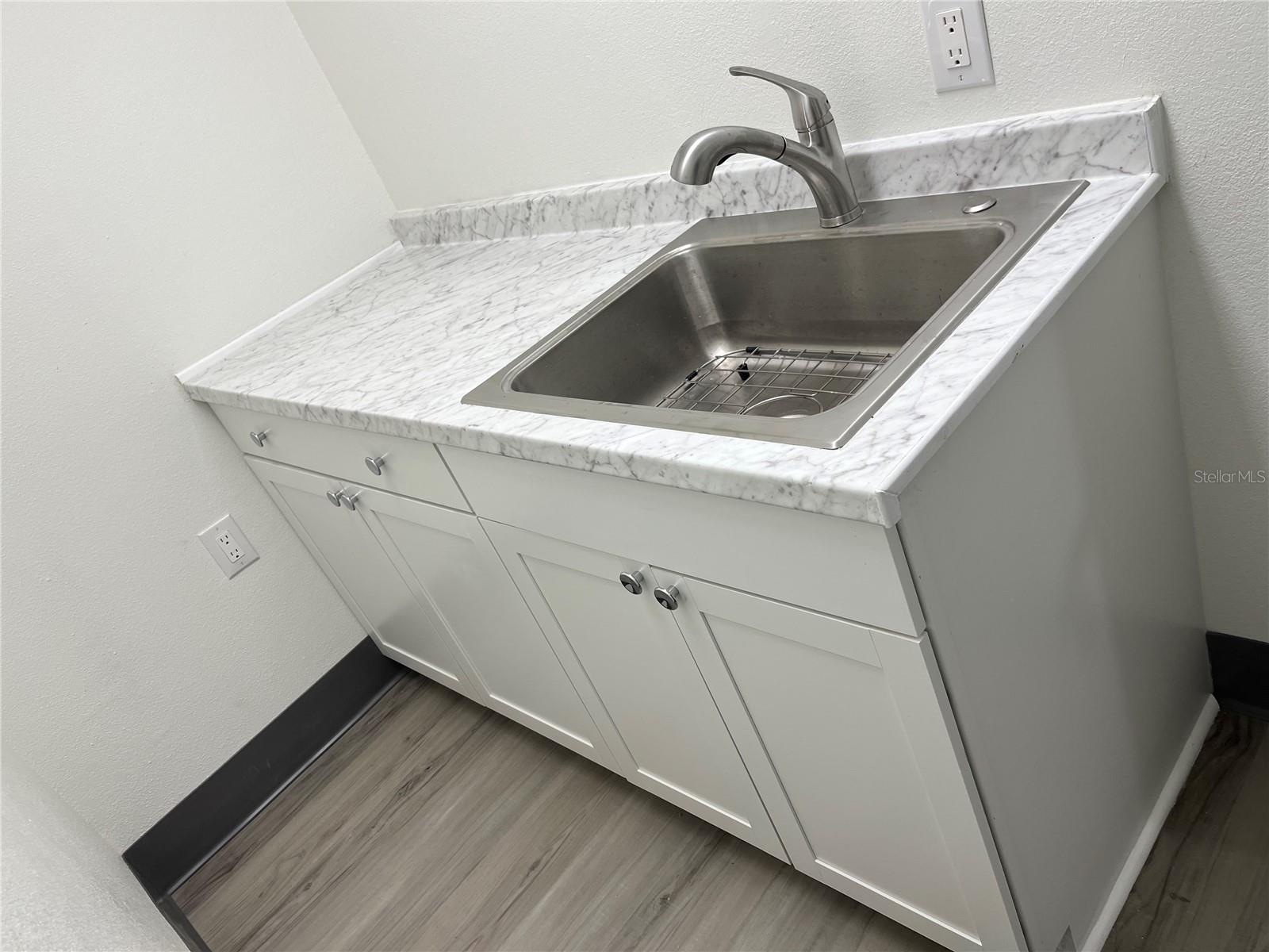 Image 13 of 26 For 125 W Plymouth Ave, Suite 125c