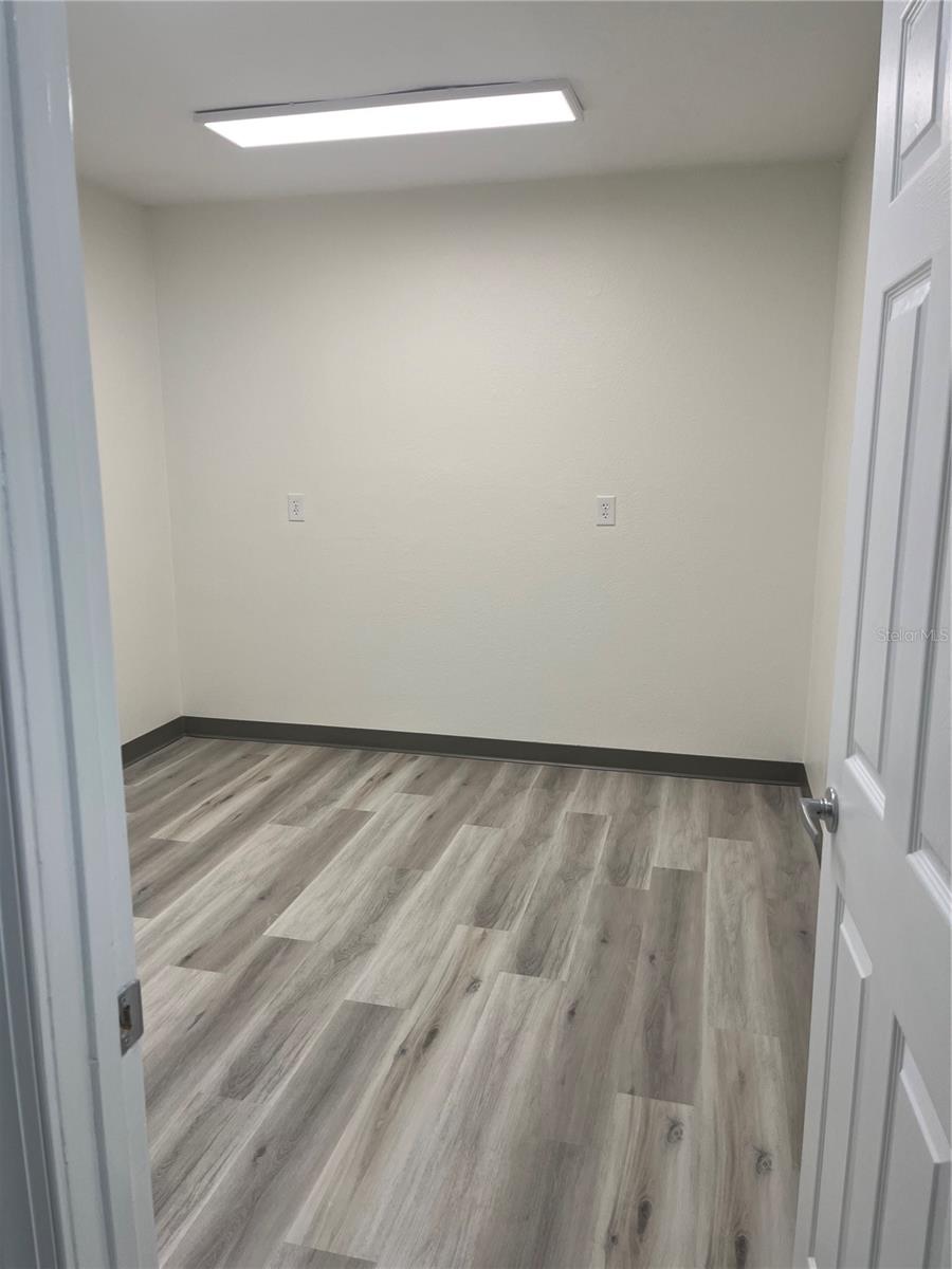 Image 13 of 20 For 125 W Plymouth Ave, Ste. 121 Road 121