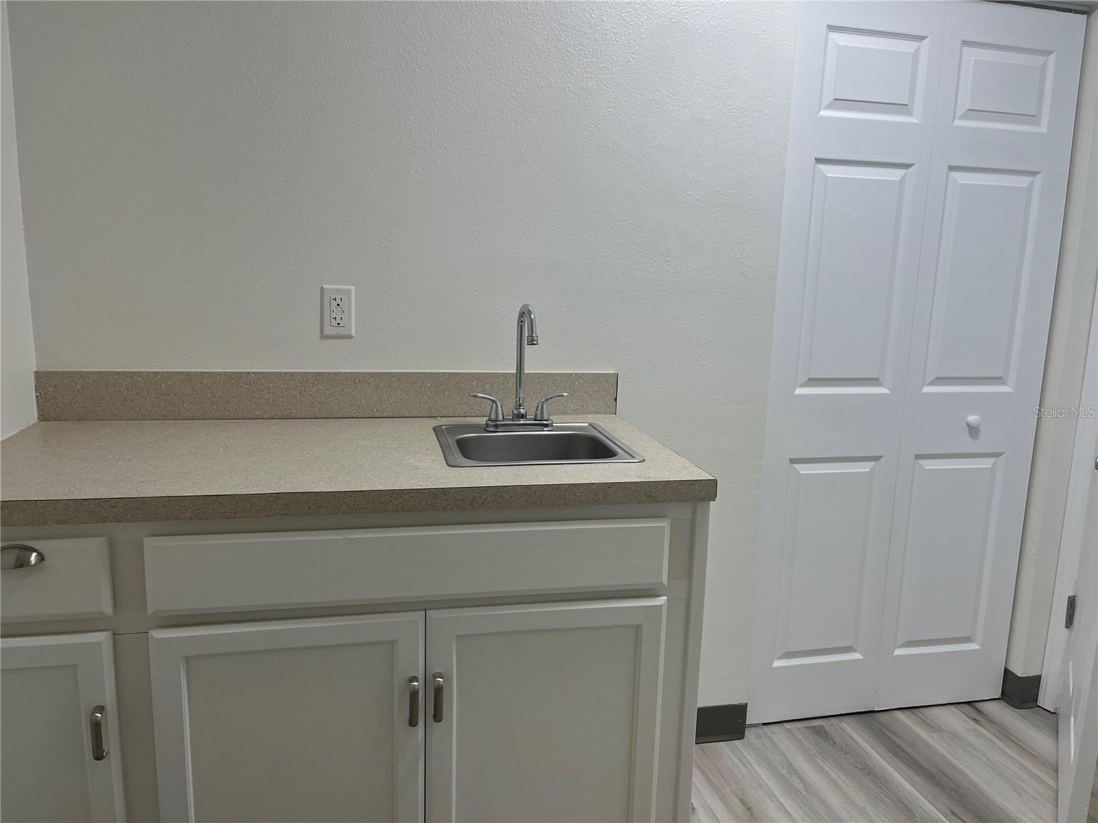 Image 16 of 20 For 125 W Plymouth Ave, Ste. 121 Road 121