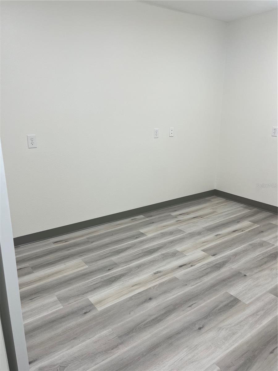 Image 18 of 20 For 125 W Plymouth Ave, Ste. 121 Road 121