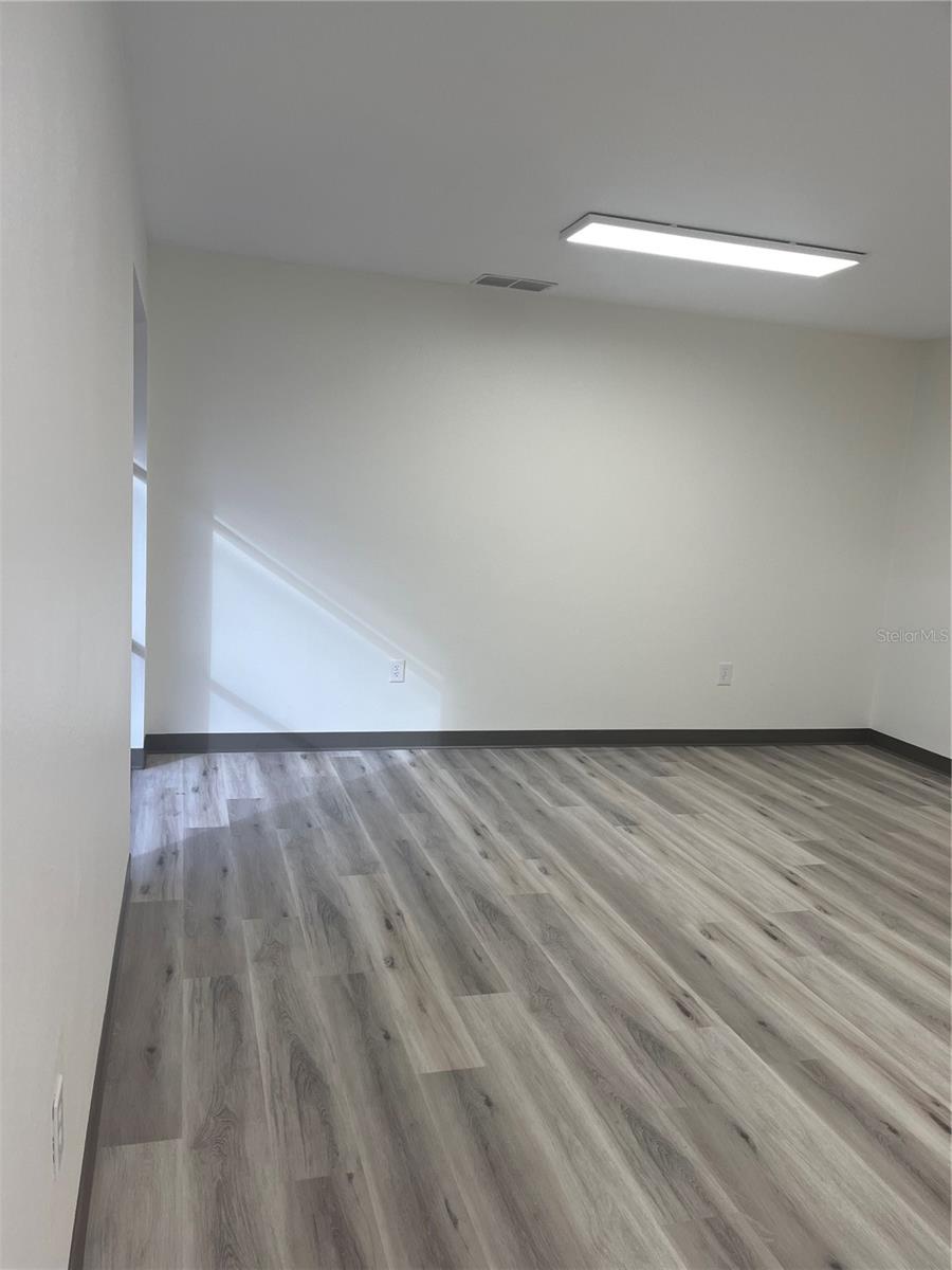 Image 4 of 20 For 125 W Plymouth Ave, Ste. 121 Road 121