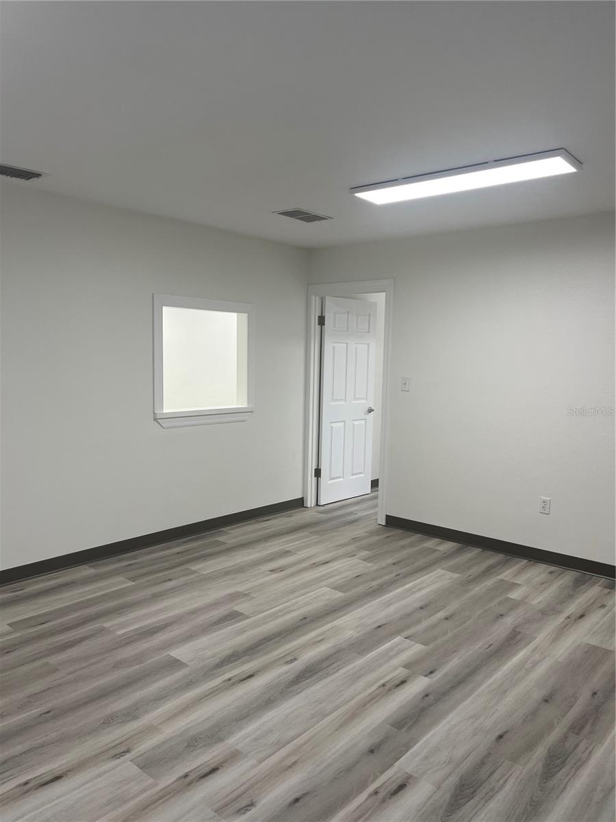 Image 5 of 20 For 125 W Plymouth Ave, Ste. 121 Road 121