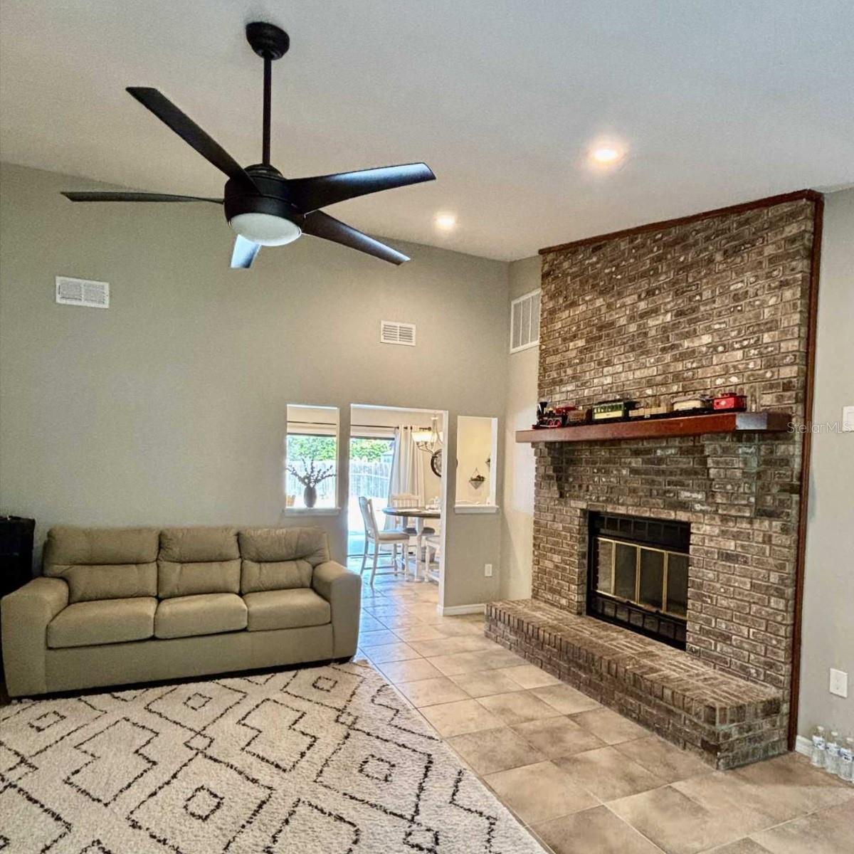 Image 7 of 29 For 785 Briarcliff Drive