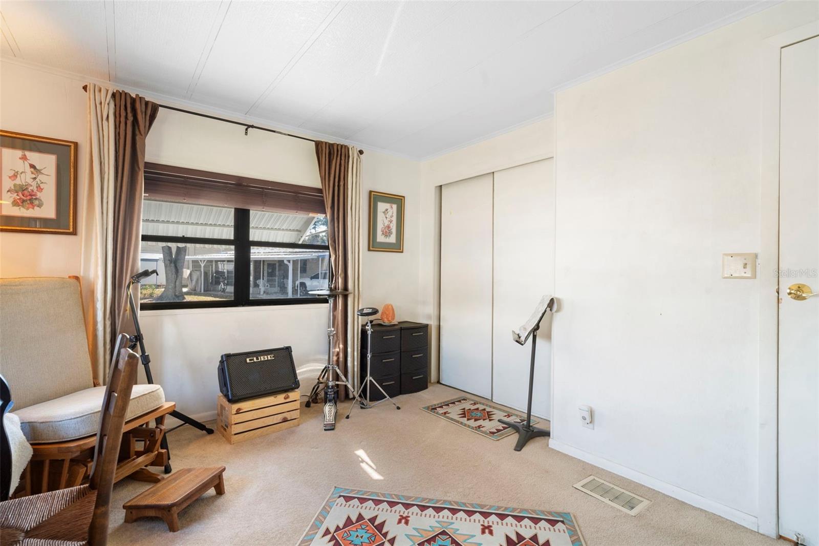 Listing photo id 22 for 232 Meadow Lark Drive