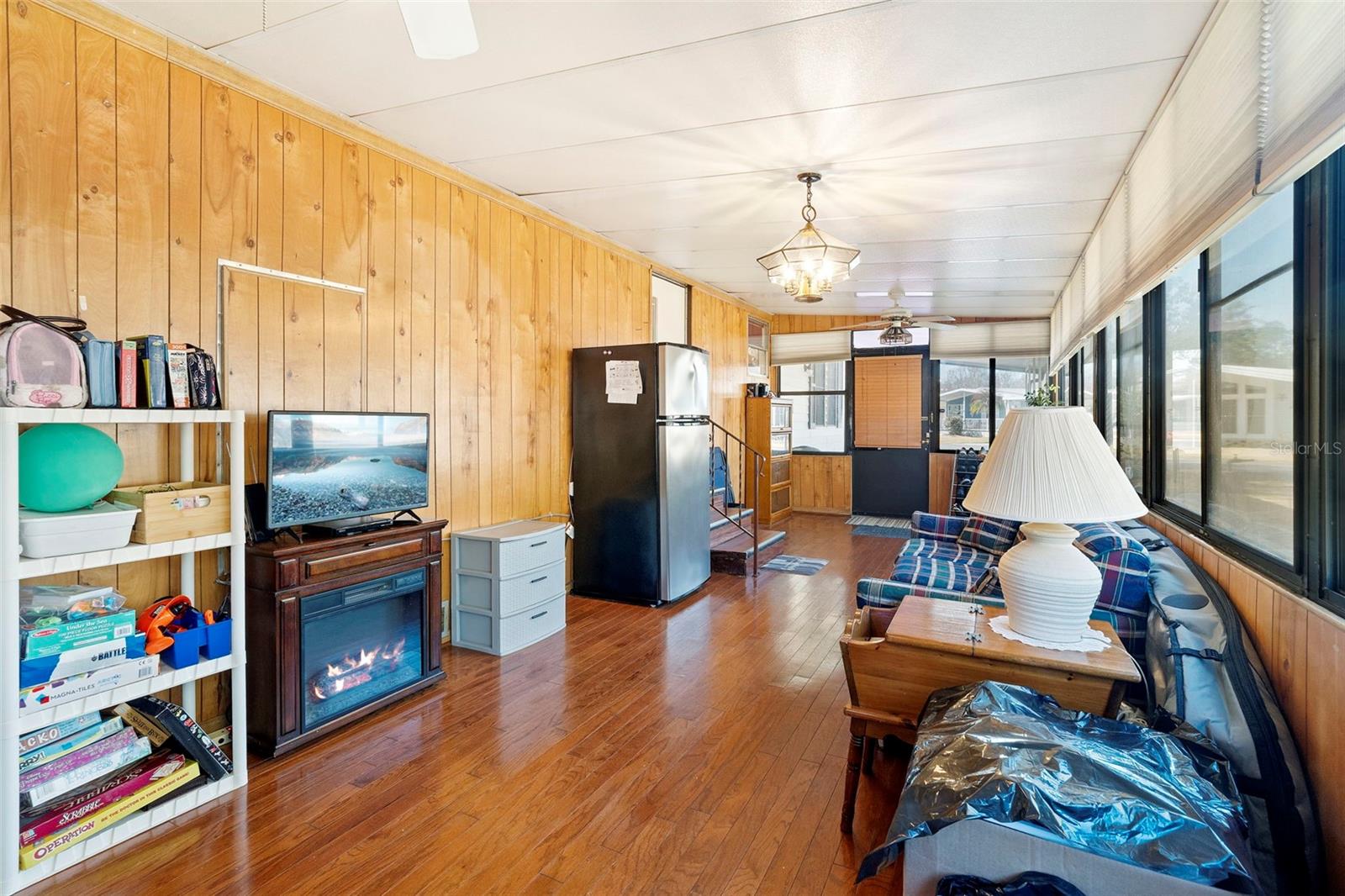 Listing photo id 28 for 232 Meadow Lark Drive