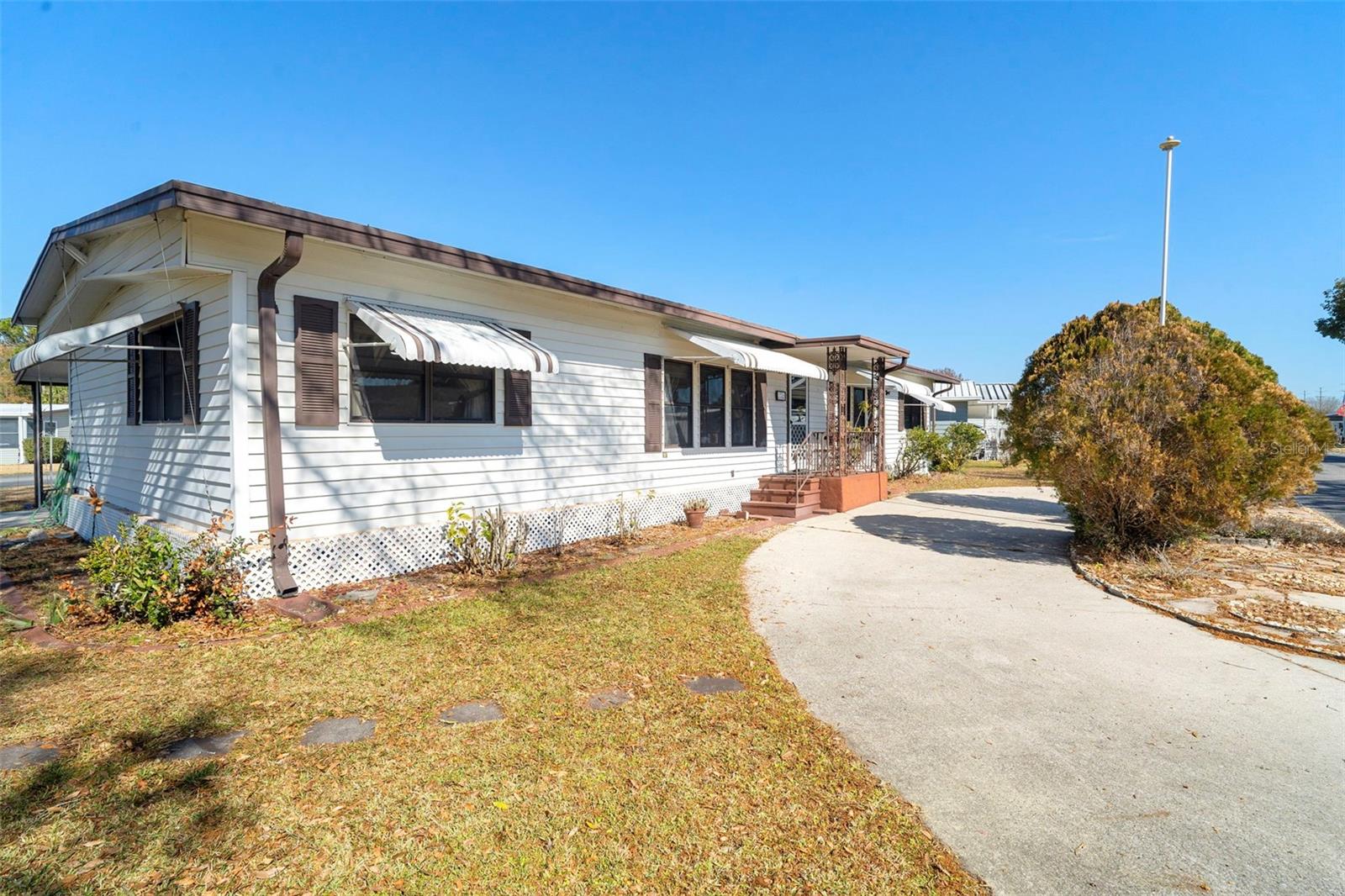 Listing photo id 31 for 232 Meadow Lark Drive