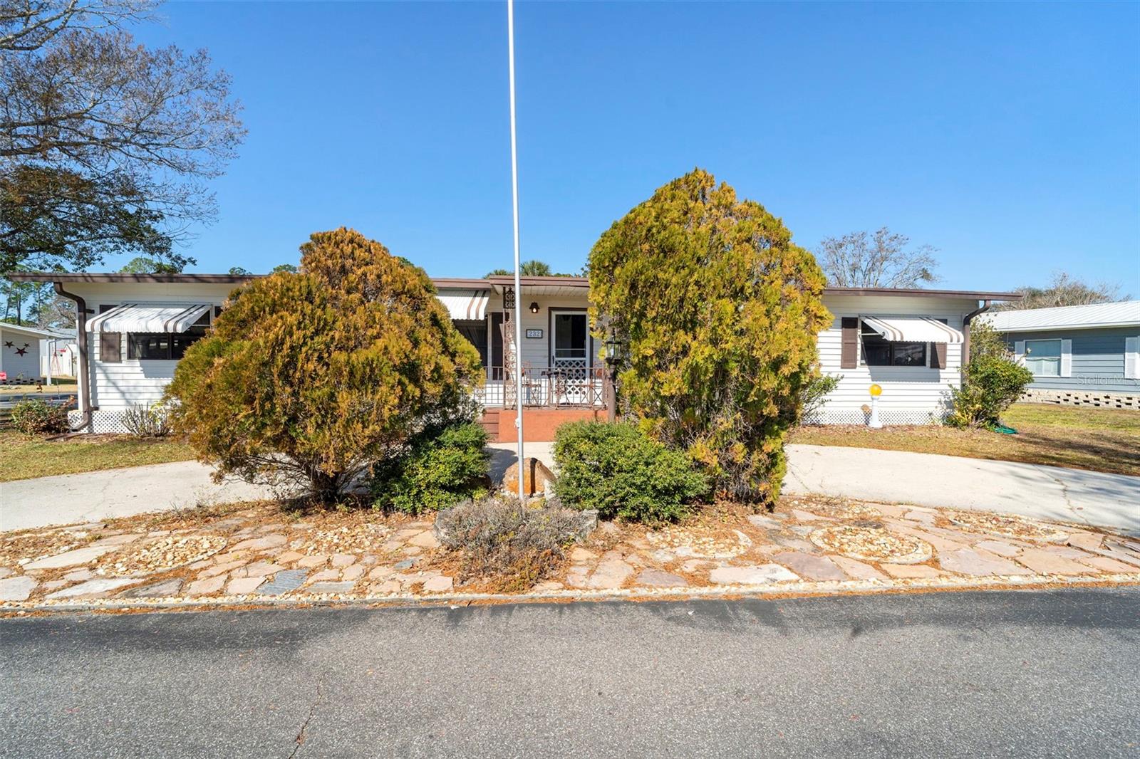 Listing photo id 33 for 232 Meadow Lark Drive