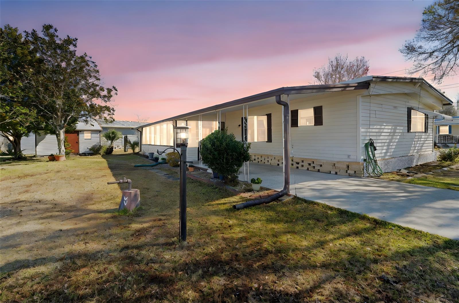 Listing photo id 35 for 232 Meadow Lark Drive