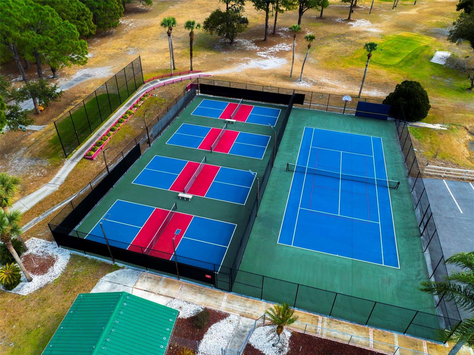 Listing photo id 41 for 232 Meadow Lark Drive