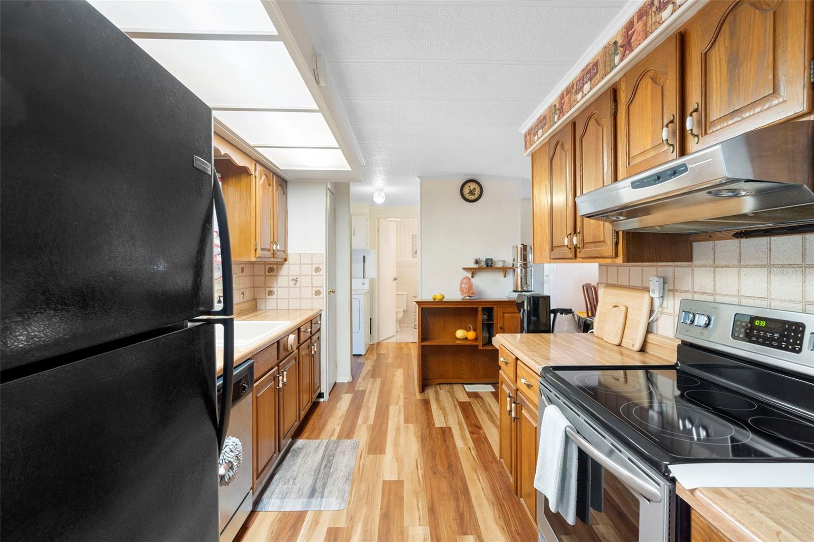 Listing photo id 4 for 232 Meadow Lark Drive