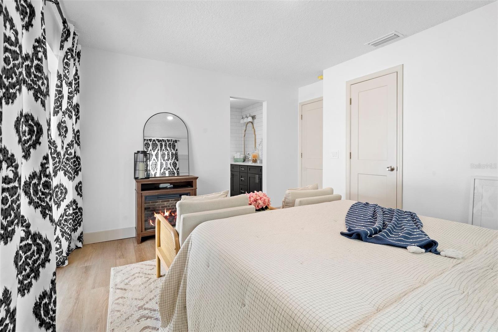 Image 30 of 49 For 1049 New York Avenue