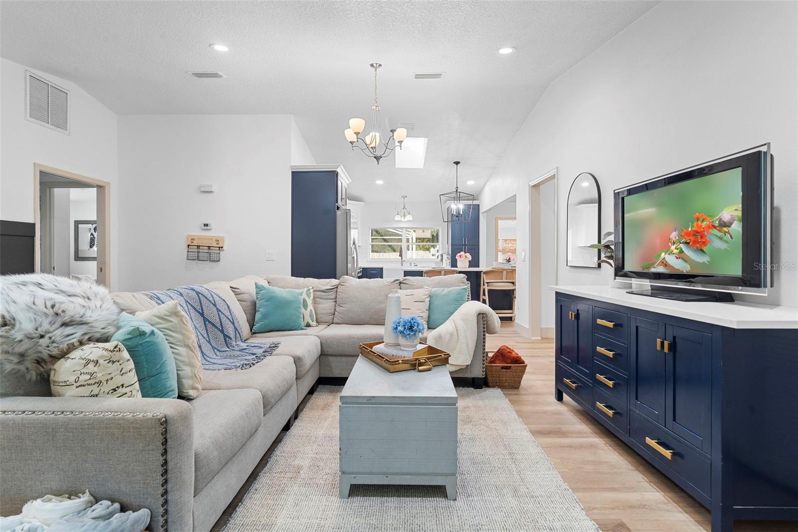 Image 4 of 49 For 1049 New York Avenue