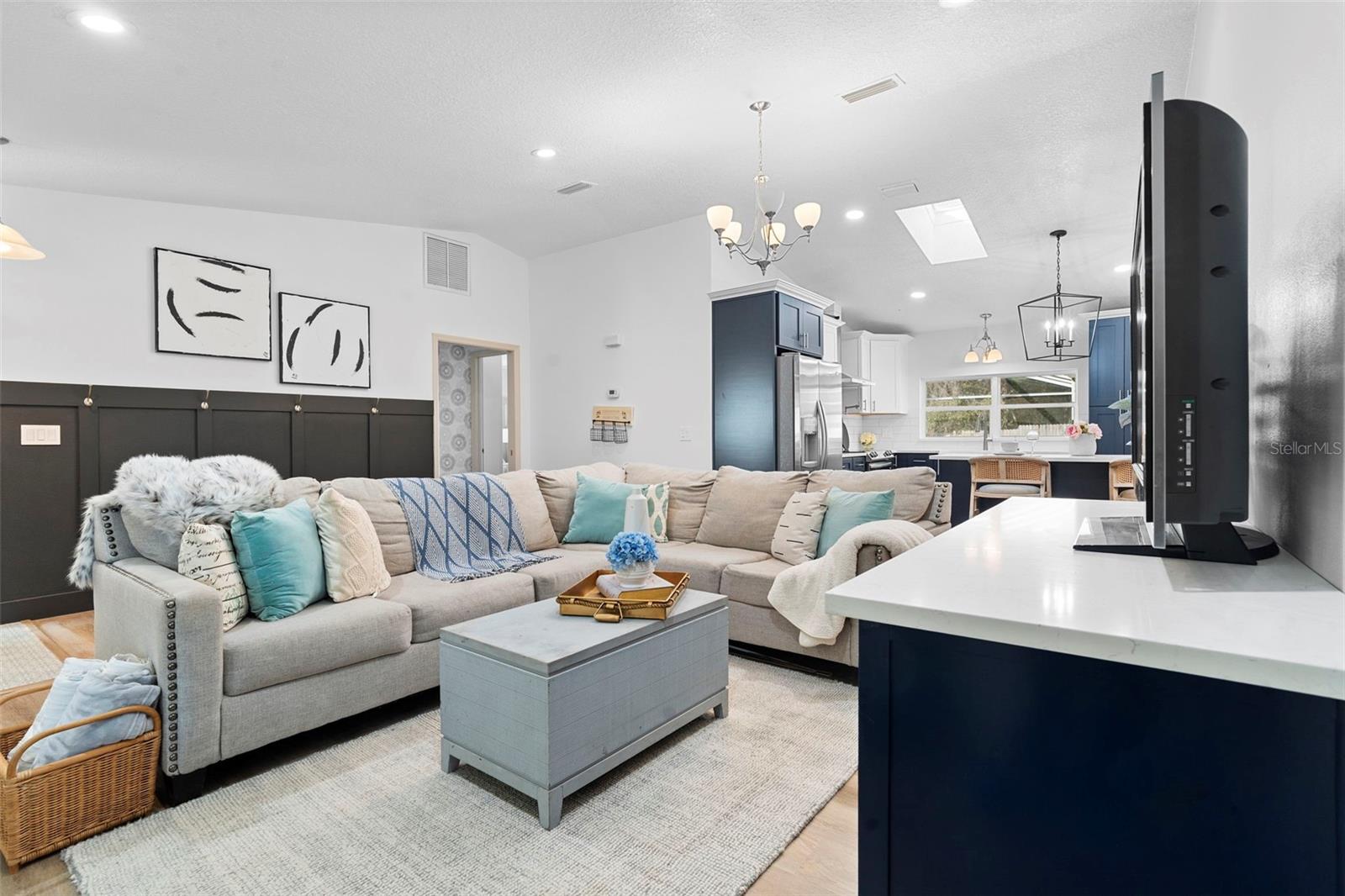 Image 5 of 49 For 1049 New York Avenue