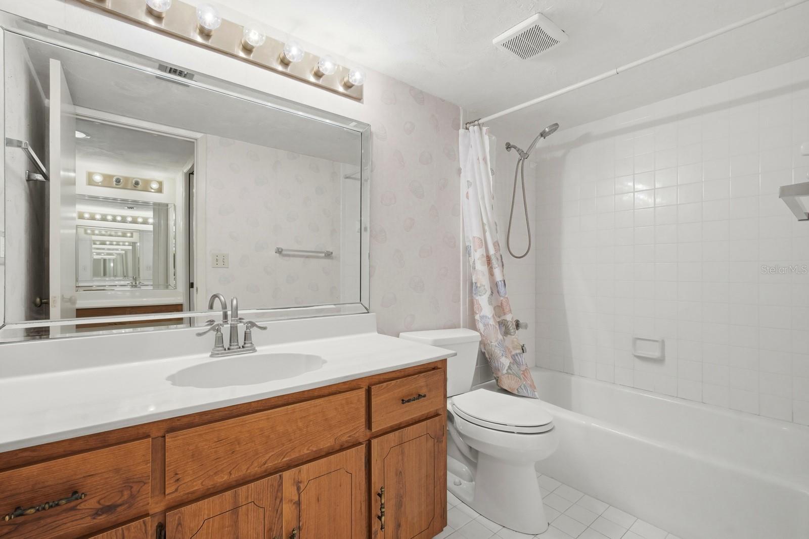 Image 16 of 40 For 1513 Ocean Shore Boulevard 4e