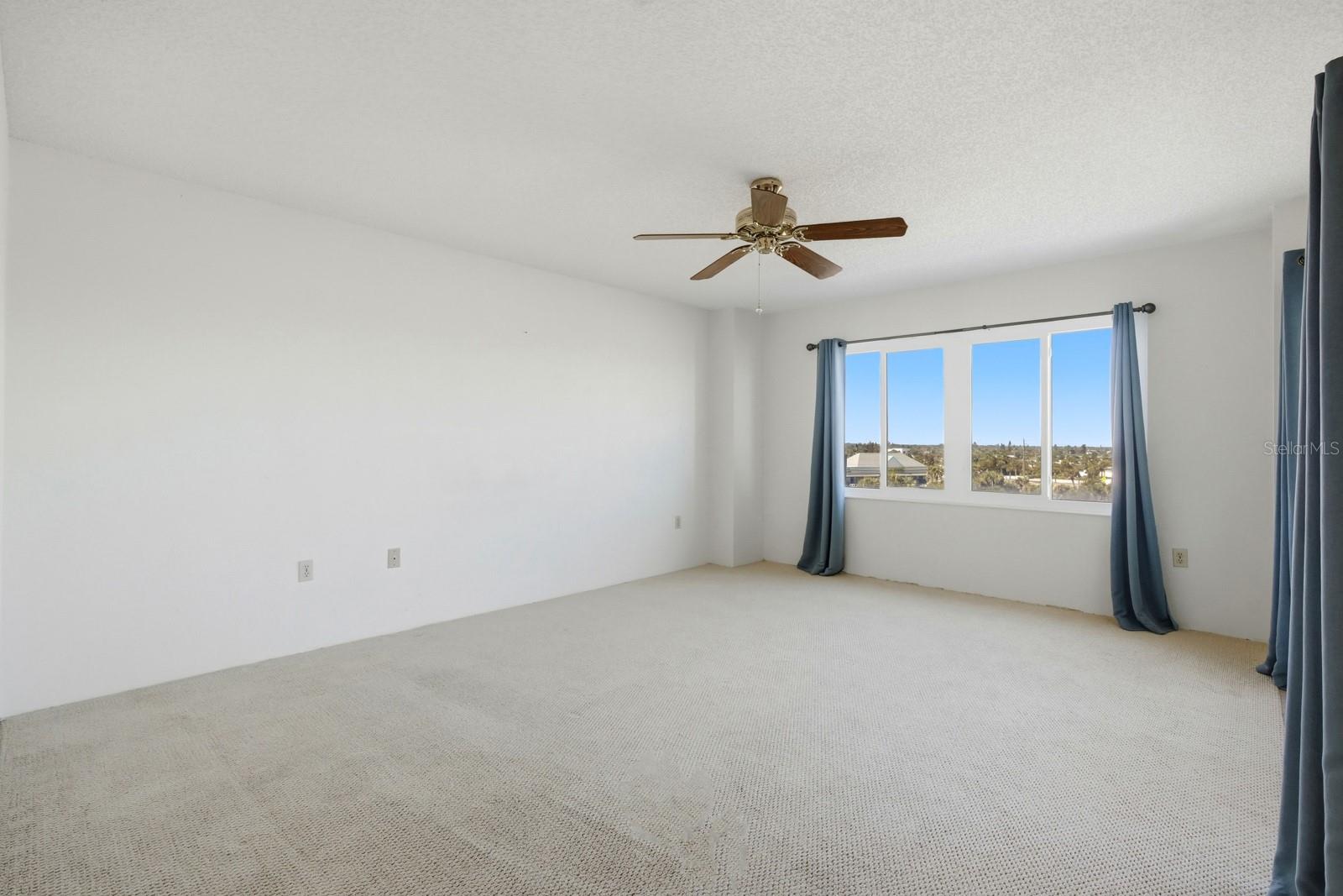 Image 19 of 40 For 1513 Ocean Shore Boulevard 4e