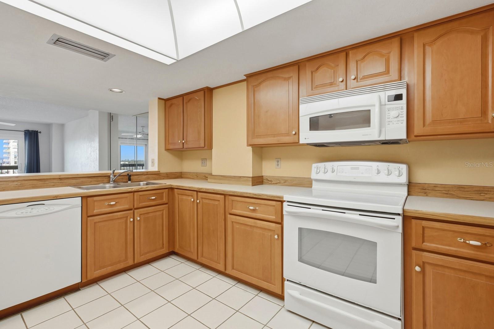 Image 21 of 40 For 1513 Ocean Shore Boulevard 4e