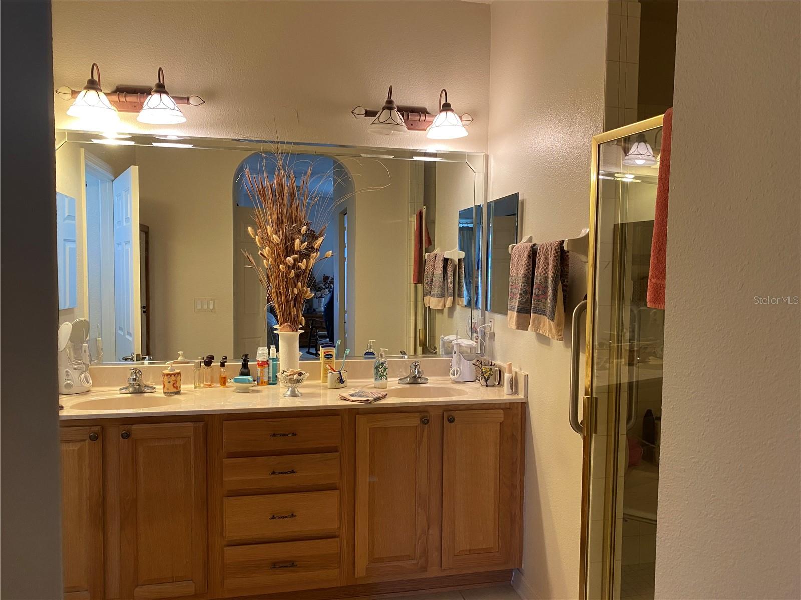 Image 19 of 47 For 8464 82nd Circle