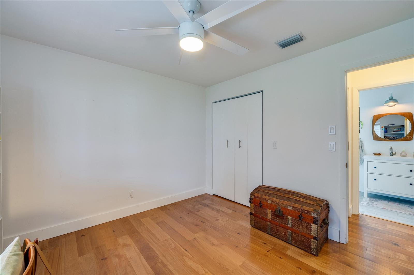 Image 12 of 33 For 4712 Dixie Drive