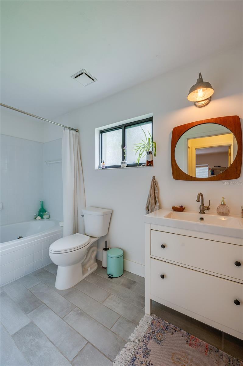 Image 13 of 33 For 4712 Dixie Drive