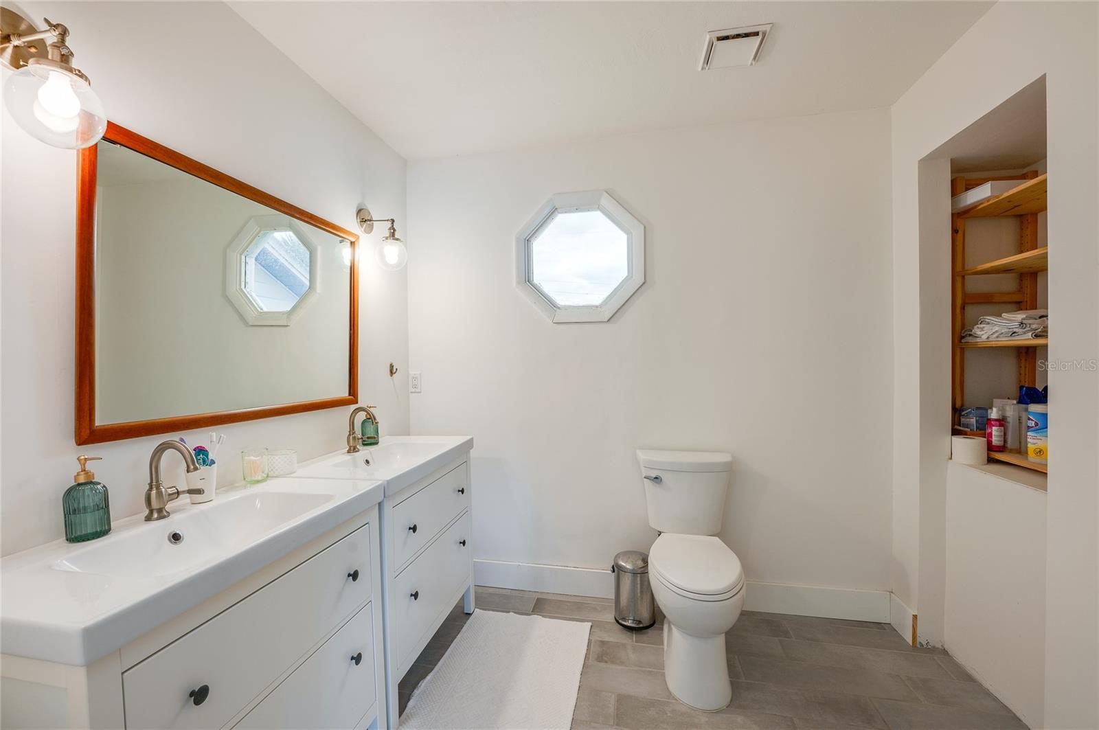 Image 17 of 33 For 4712 Dixie Drive