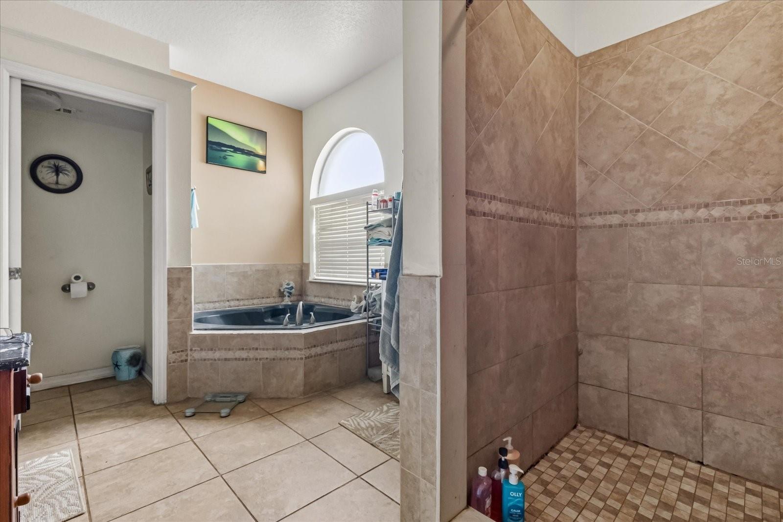 Image 13 of 38 For 16413 Arrowhead Trail