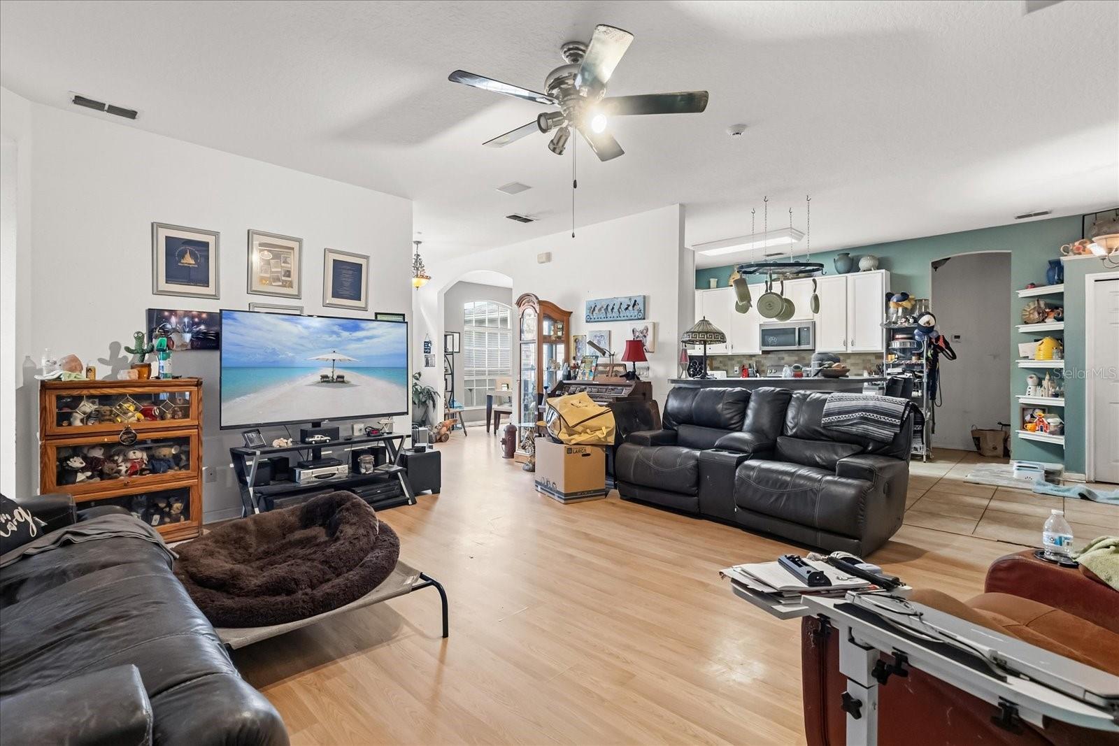 Image 4 of 38 For 16413 Arrowhead Trail