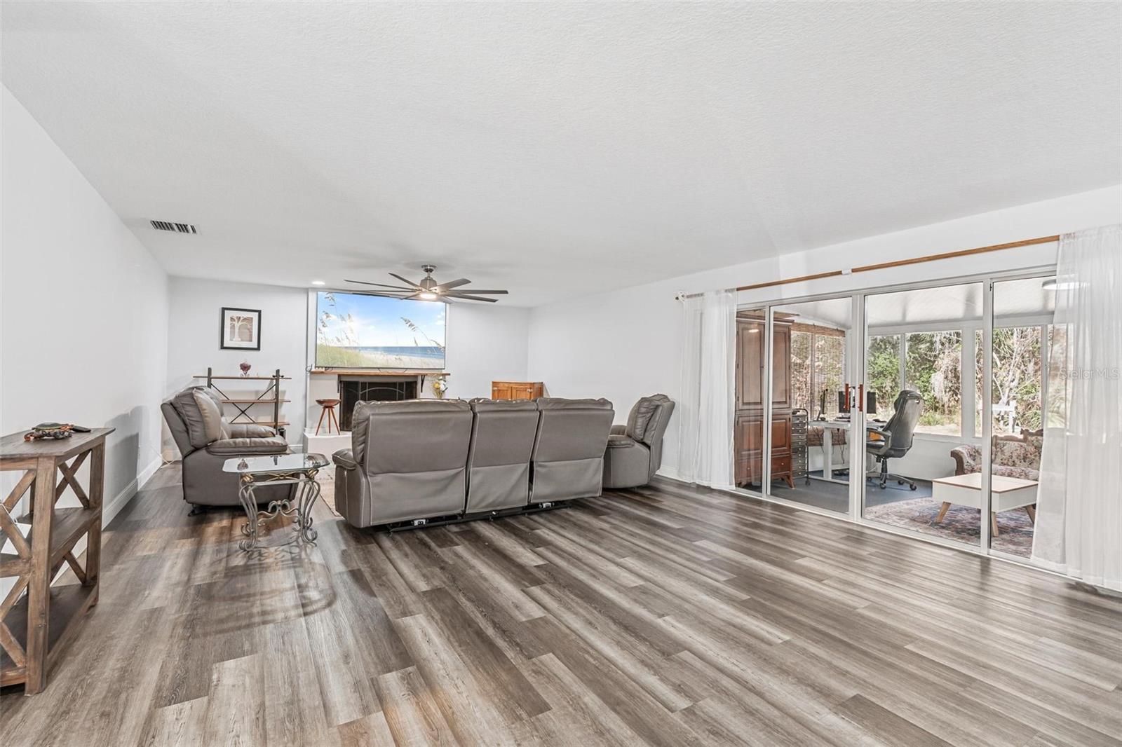 Image 8 of 47 For 611 Little Wekiva Road