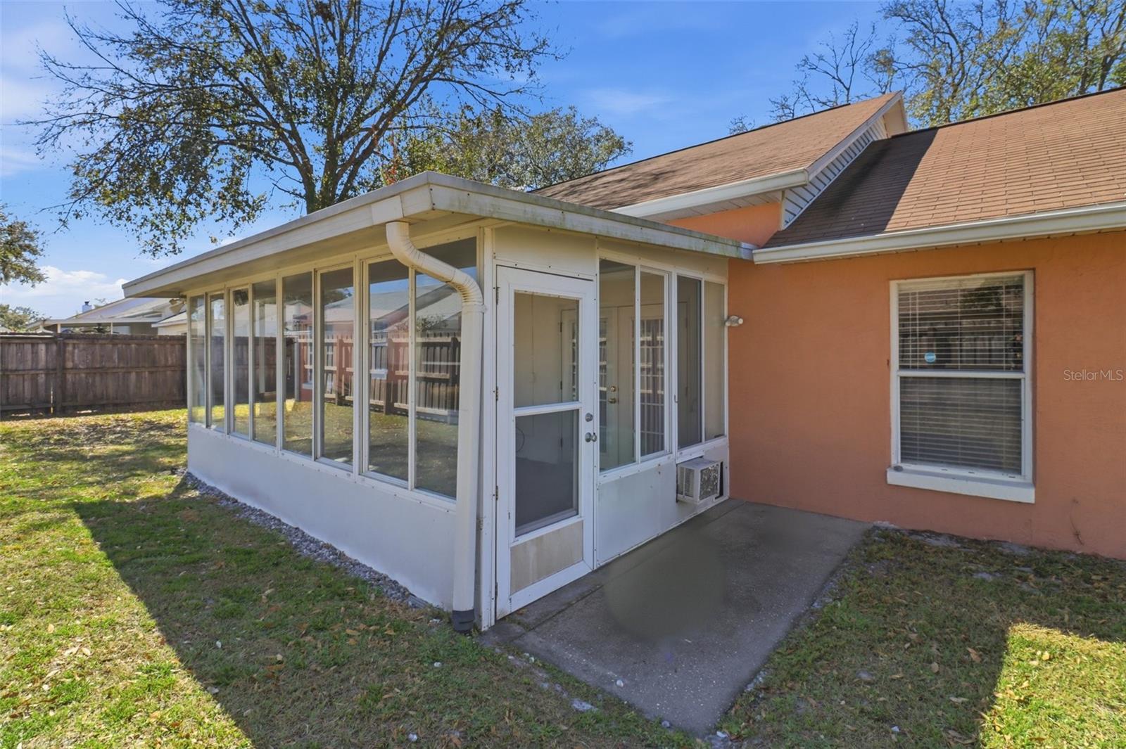 Image 30 of 34 For 1435 Hensley Drive