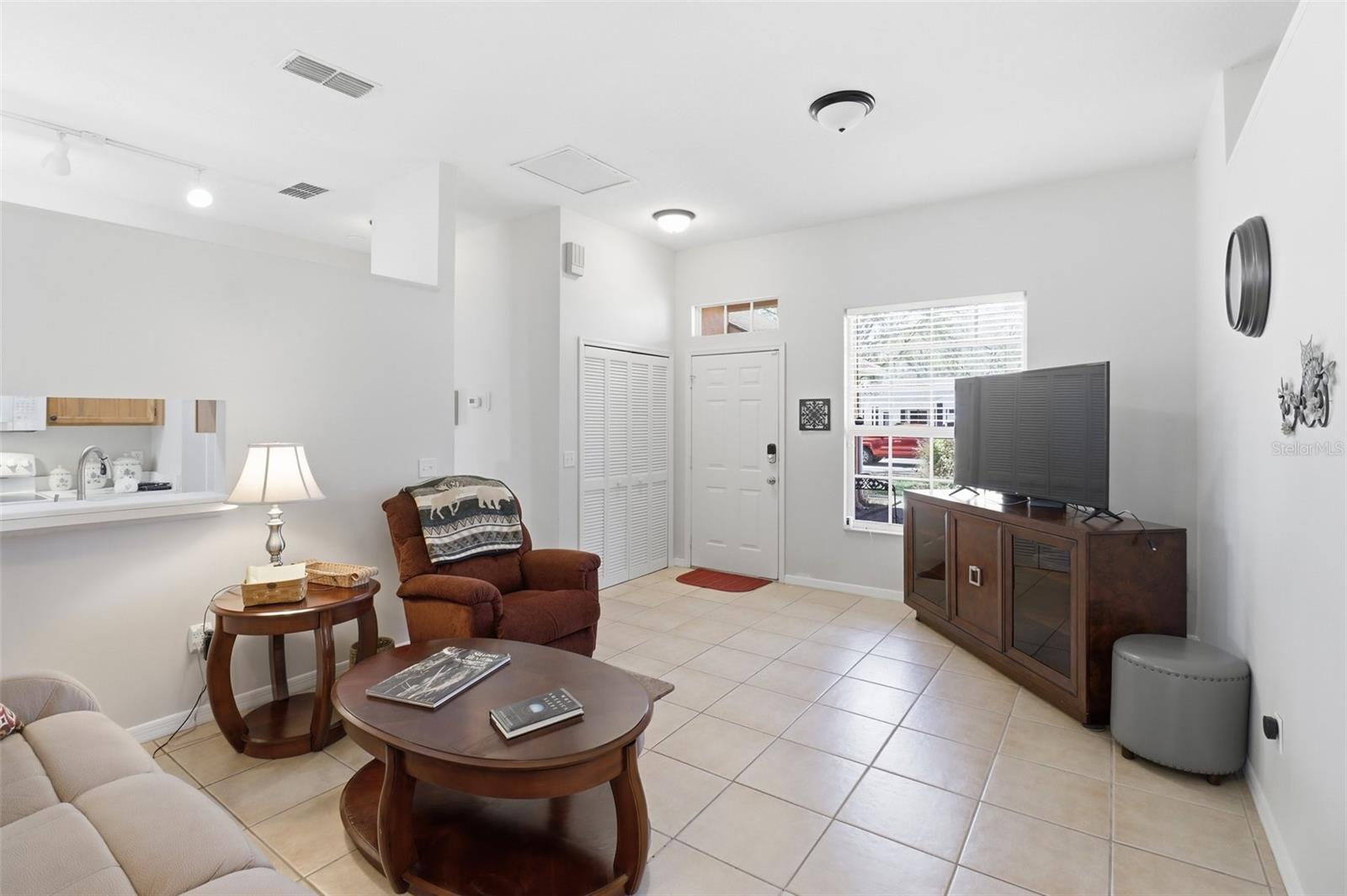 Image 5 of 34 For 1435 Hensley Drive