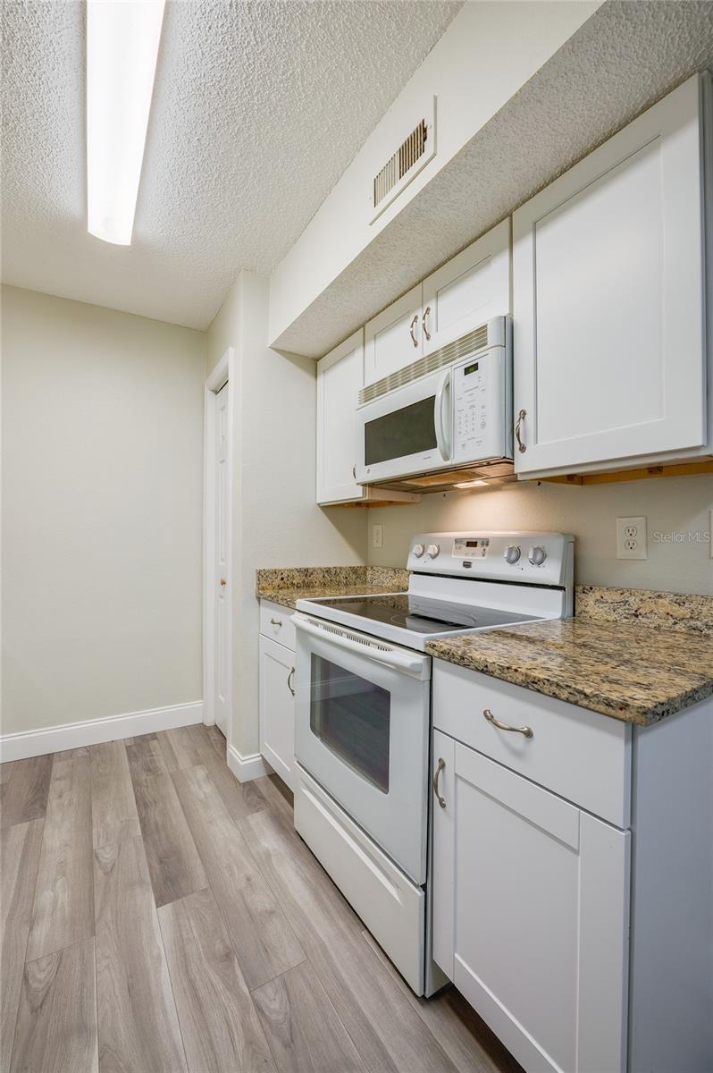 Image 13 of 25 For 1600 Big Tree Road H3