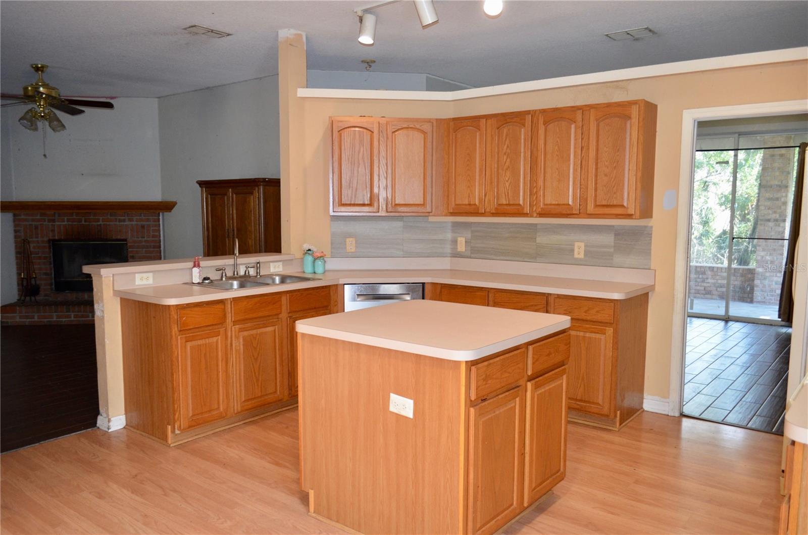 Image 4 of 20 For 1134 Dekleva Drive