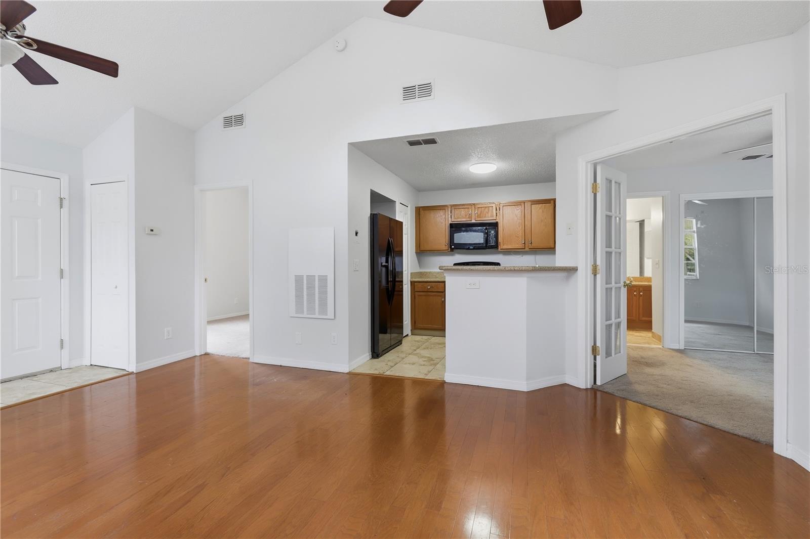 Image 10 of 33 For 949 Bird Bay Court 201