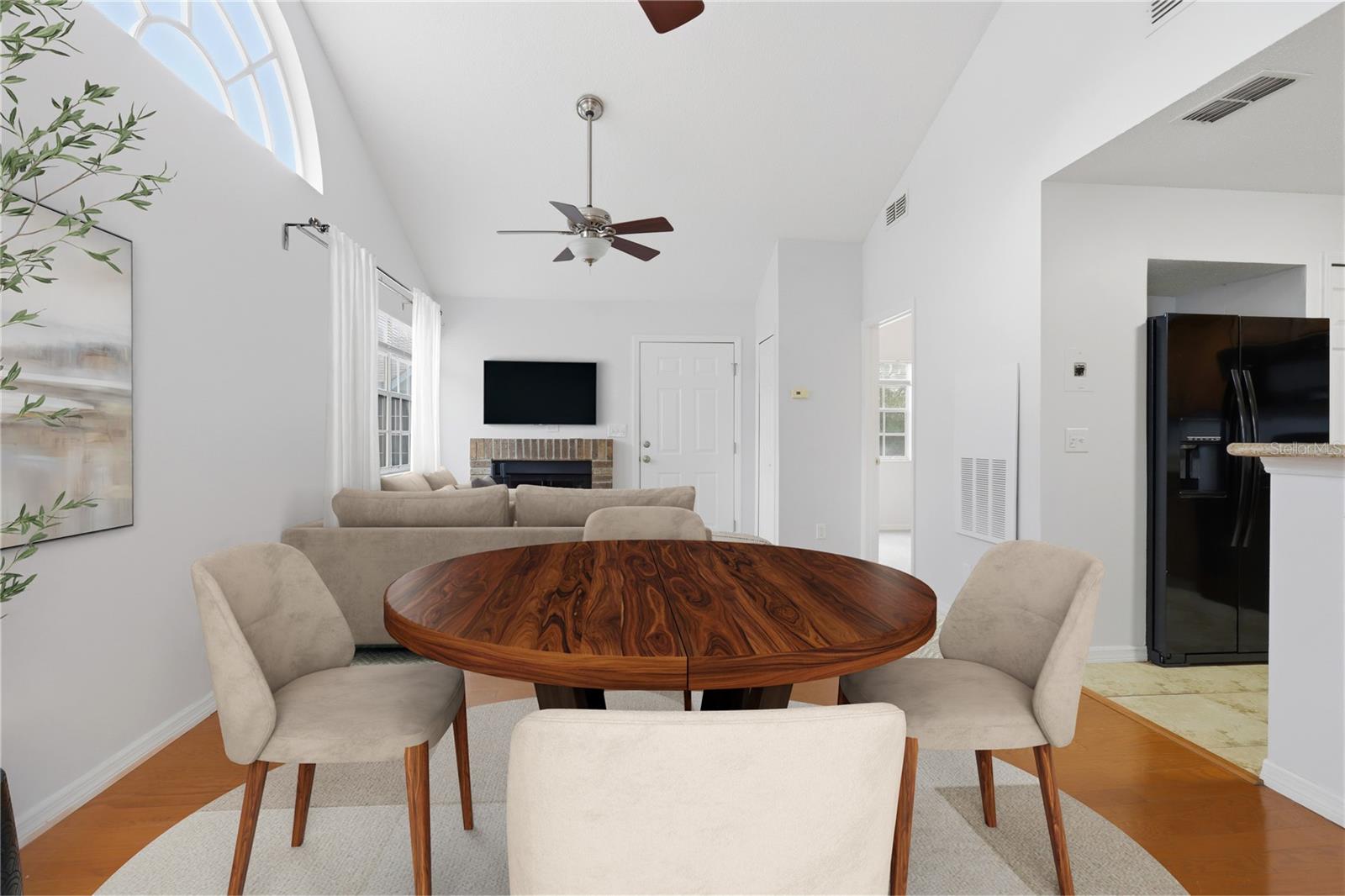 Image 11 of 33 For 949 Bird Bay Court 201