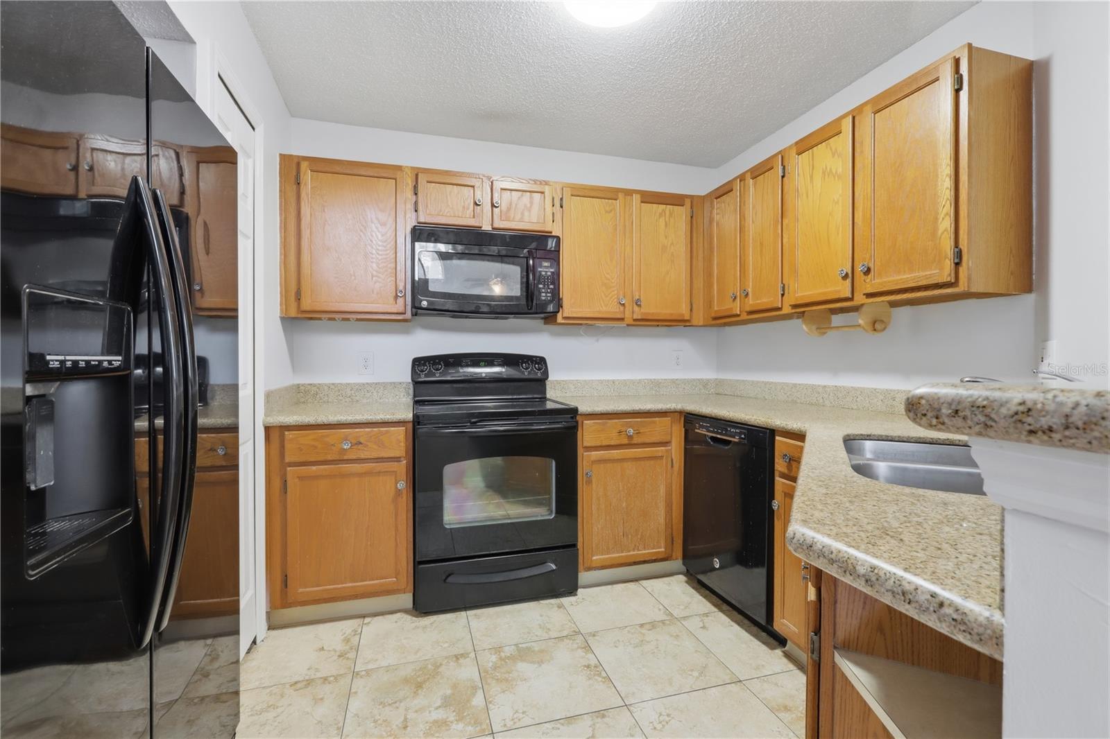 Image 14 of 33 For 949 Bird Bay Court 201