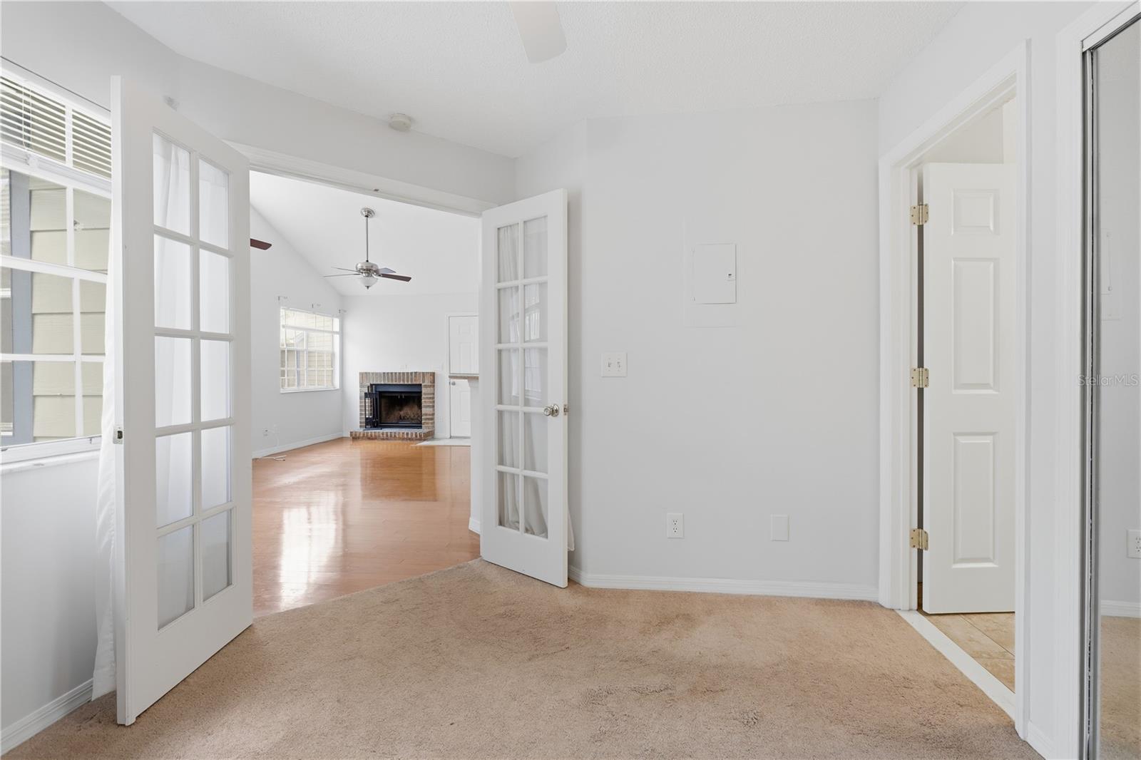 Image 21 of 33 For 949 Bird Bay Court 201