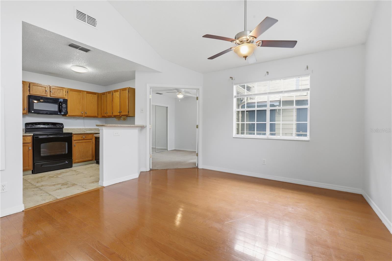 Image 9 of 33 For 949 Bird Bay Court 201