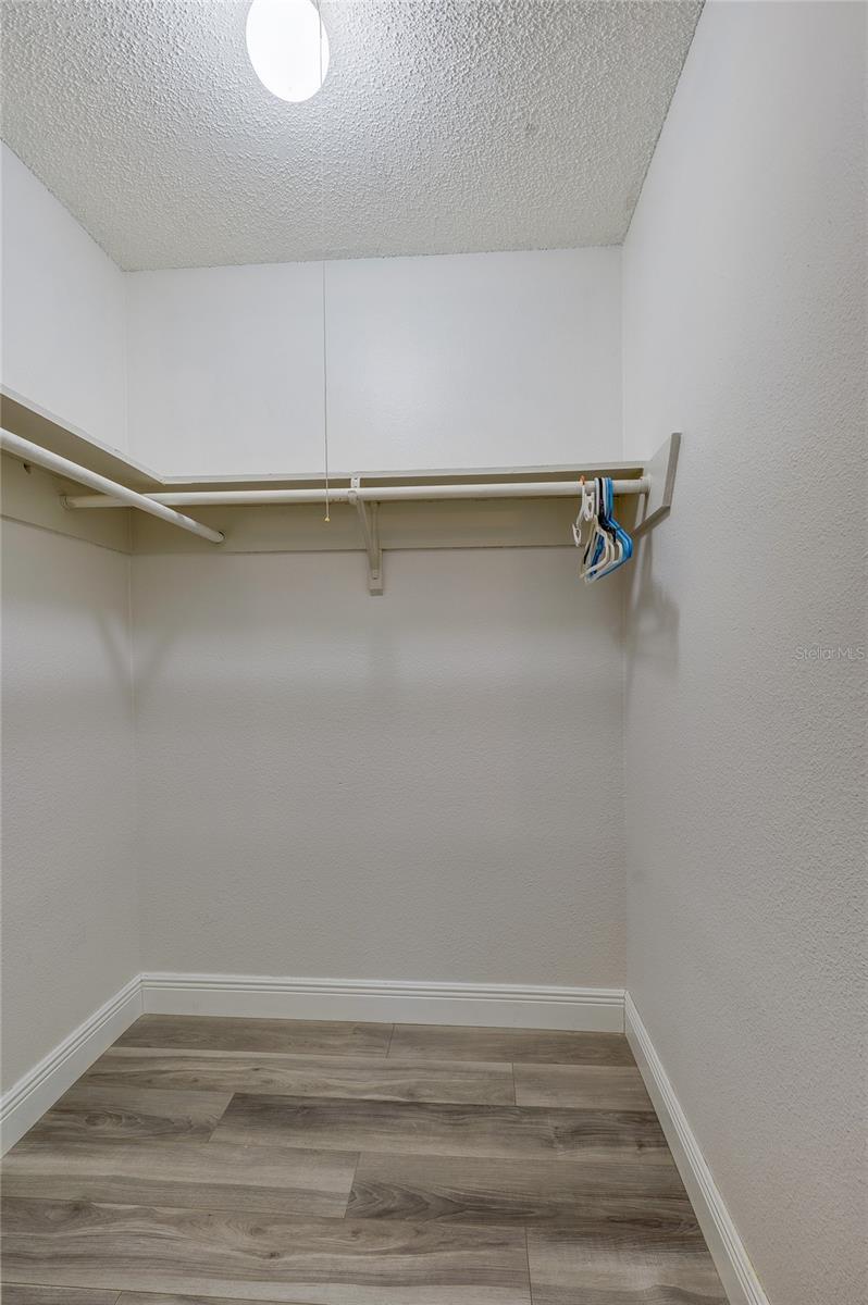 Image 17 of 25 For 1600 Big Tree Road I3