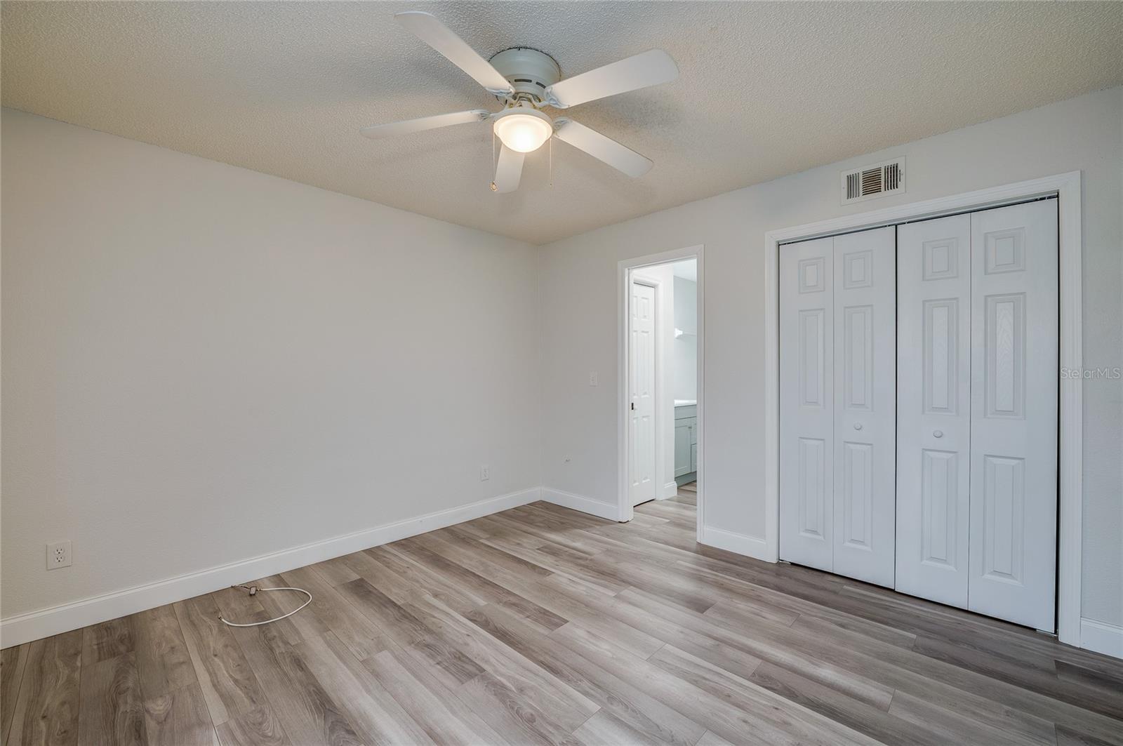 Image 21 of 25 For 1600 Big Tree Road I3