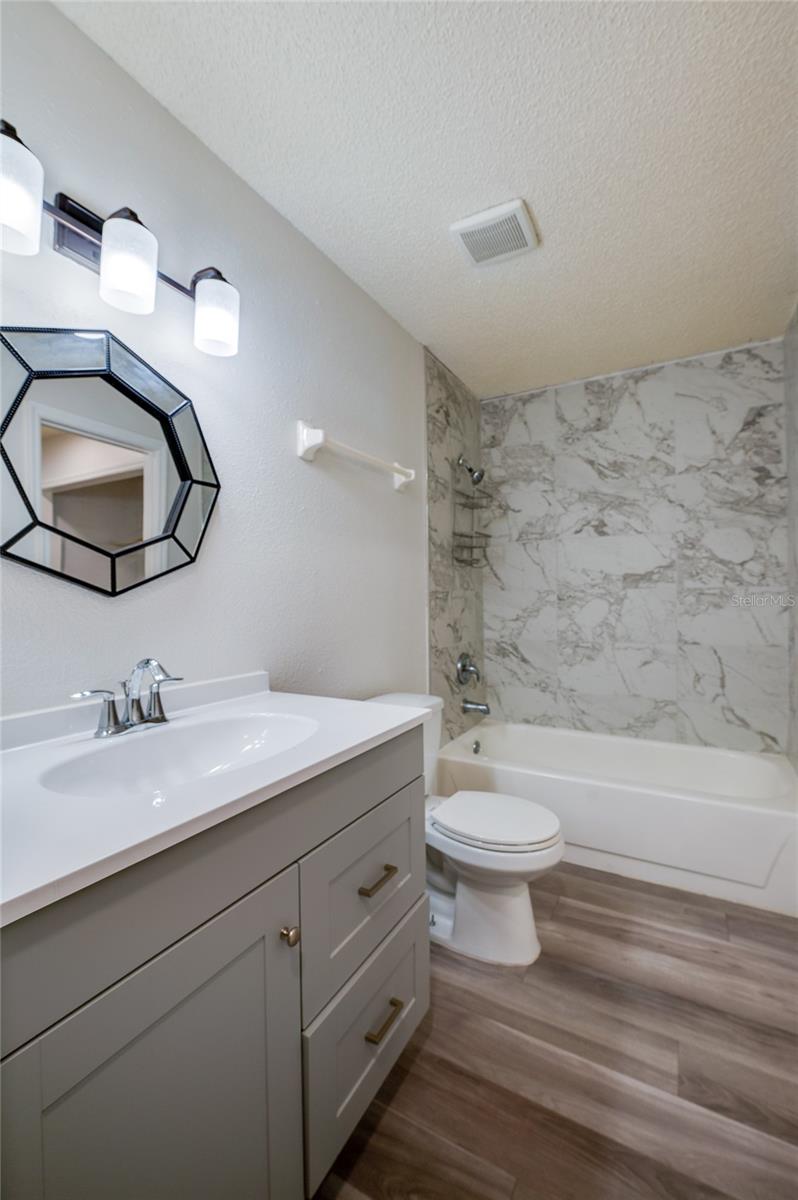 Image 23 of 25 For 1600 Big Tree Road I3