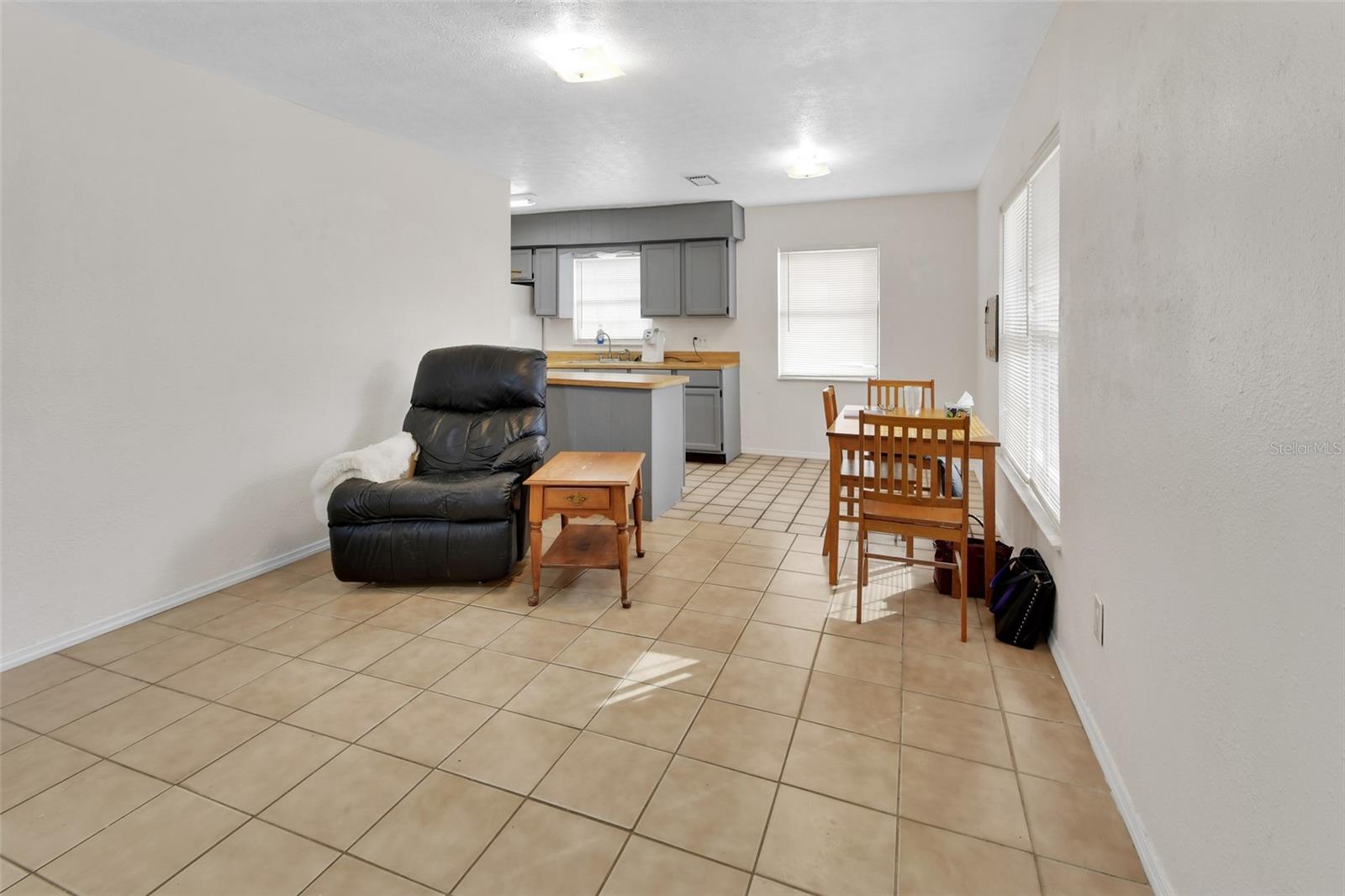 Listing photo id 3 for 1620 Ace Park Drive