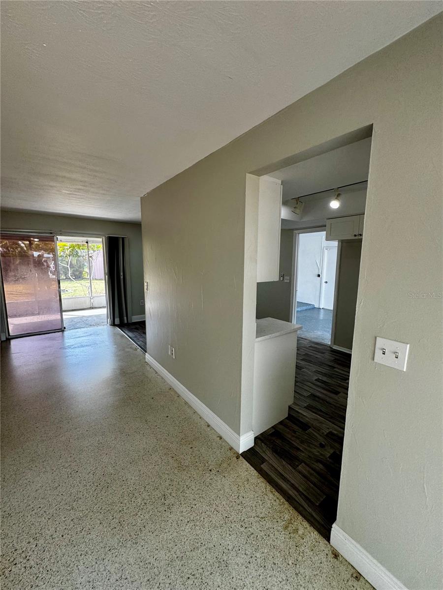 Image 3 of 22 For 6346 Saint Andrews Circle S