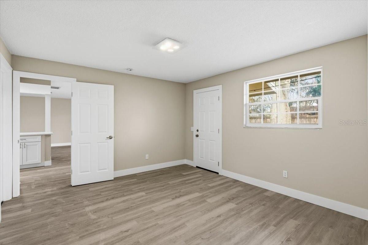 Image 16 of 40 For 1719 Western Road