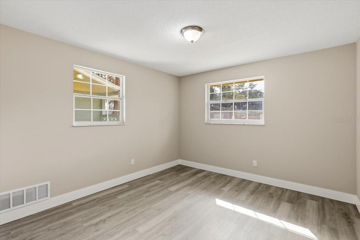 Image 17 of 40 For 1719 Western Road