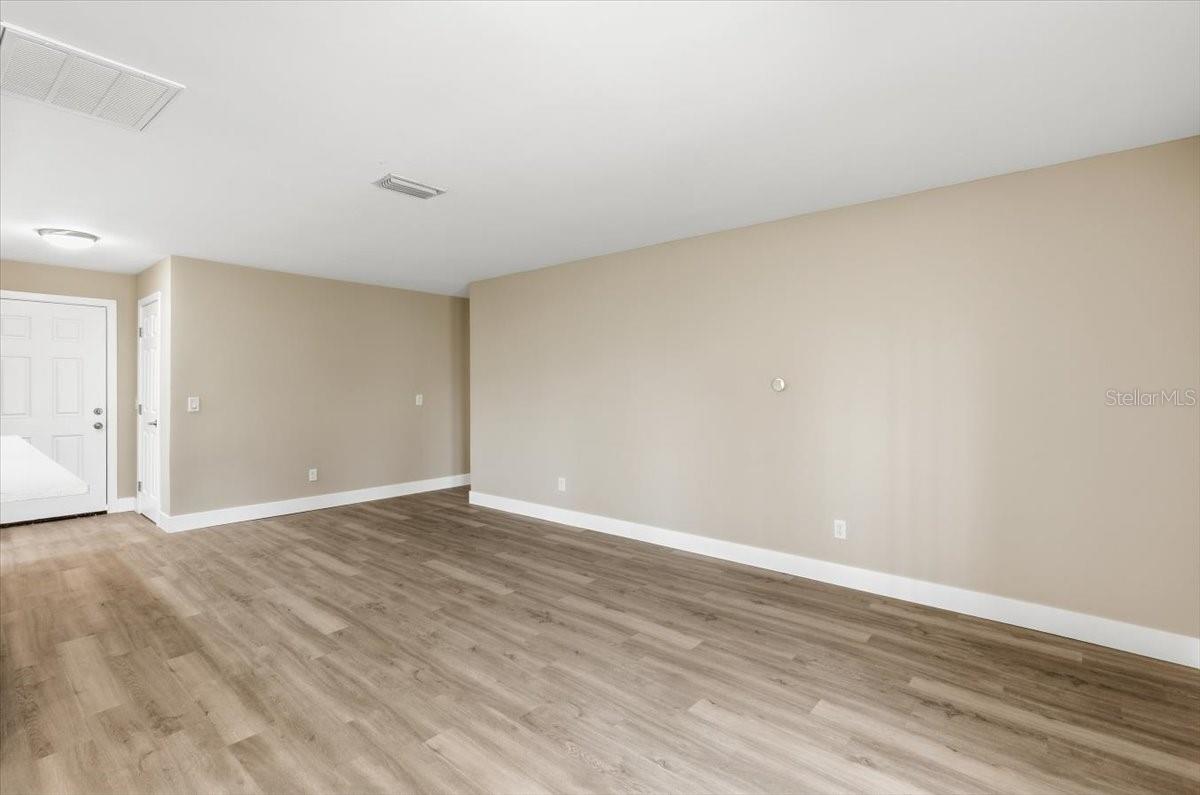 Image 6 of 40 For 1719 Western Road