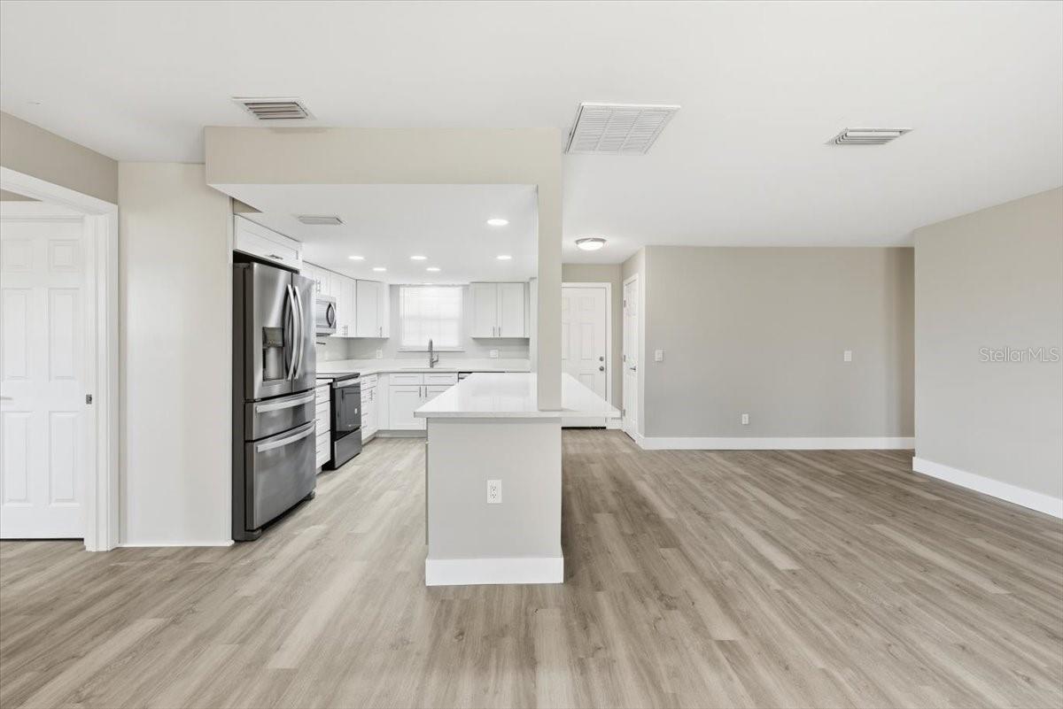 Image 7 of 40 For 1719 Western Road