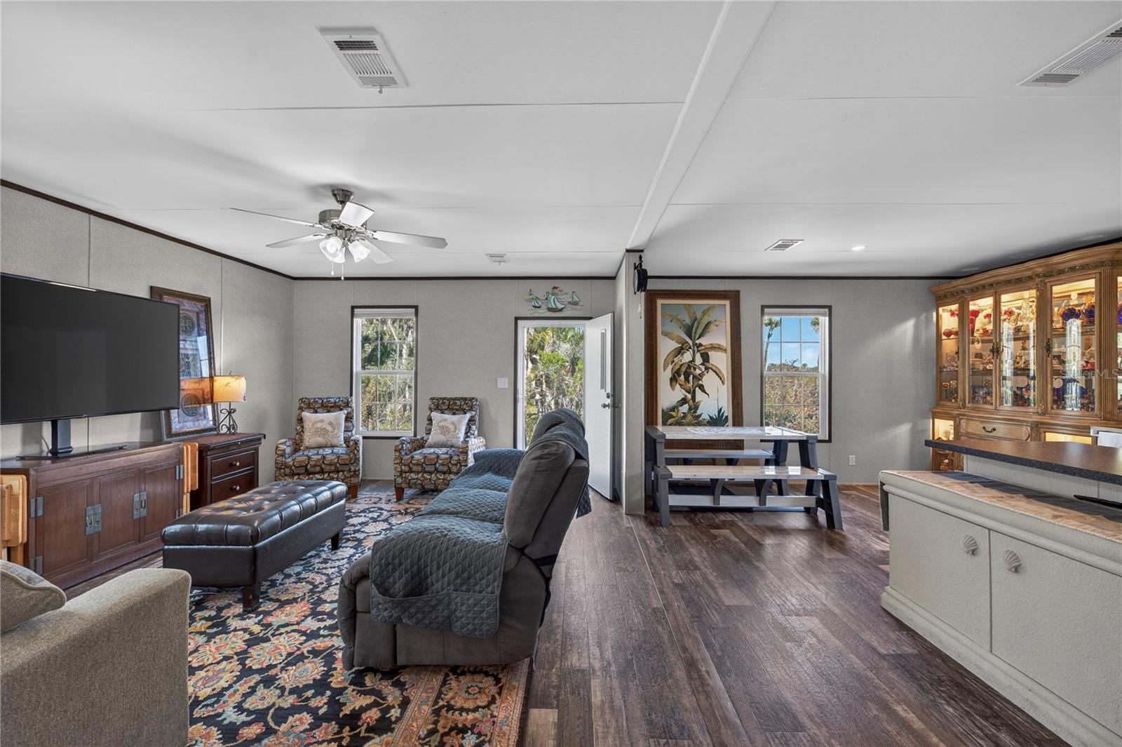 Image 10 of 48 For 185 Coleman Street