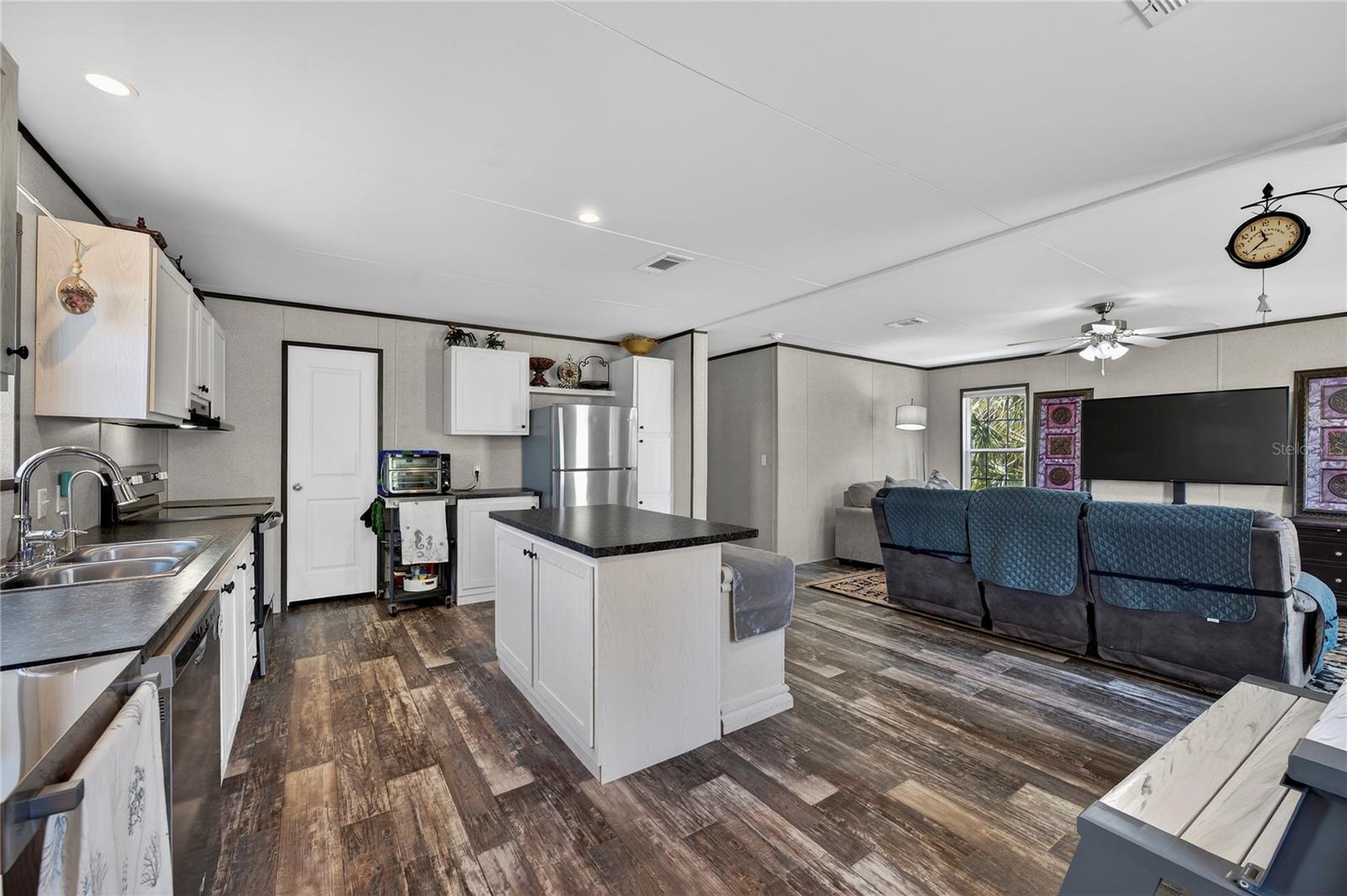 Image 16 of 48 For 185 Coleman Street