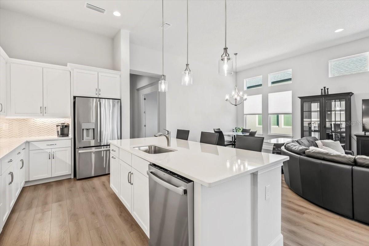 Image 32 of 62 For 6425 Saguaro Court