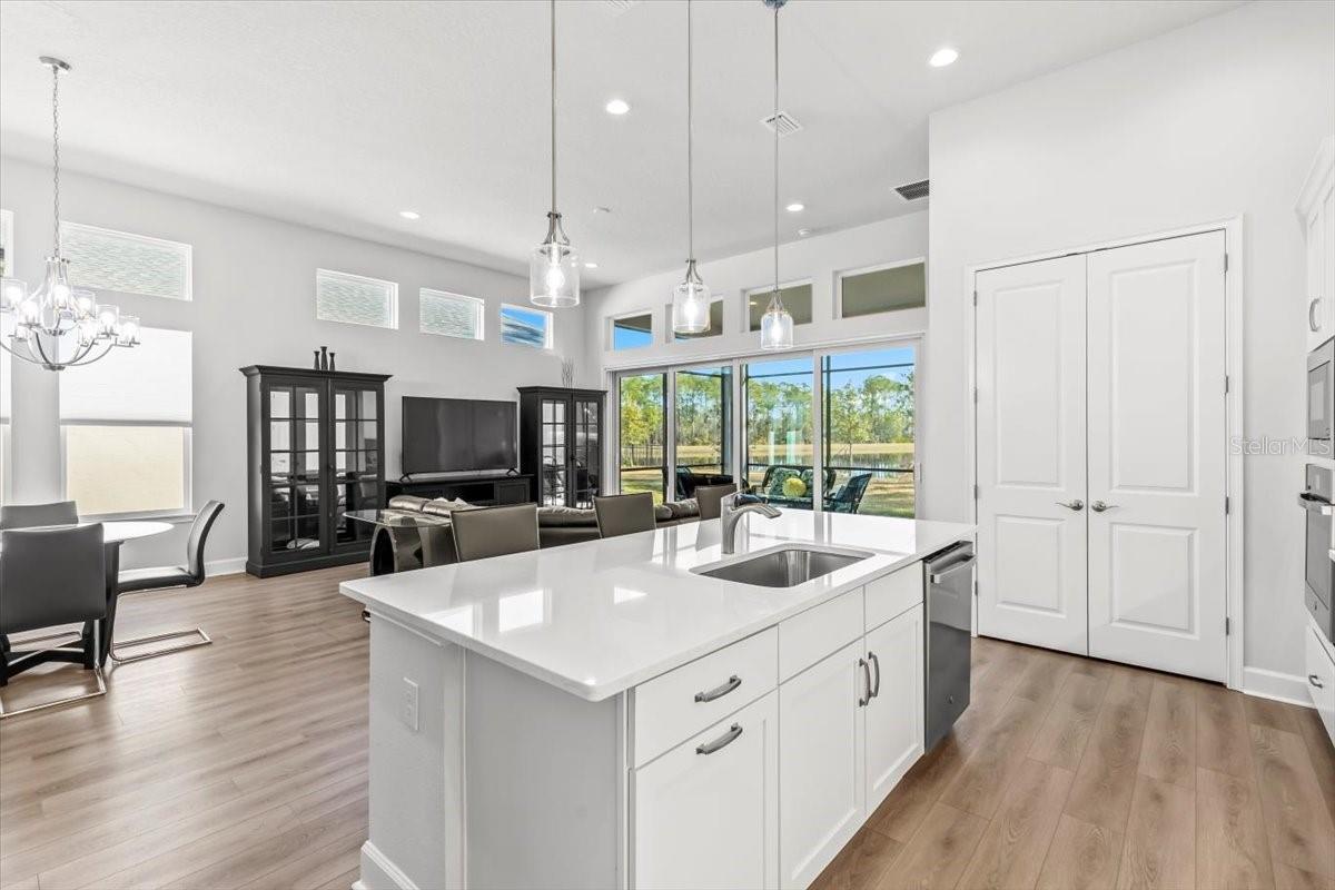 Image 34 of 62 For 6425 Saguaro Court