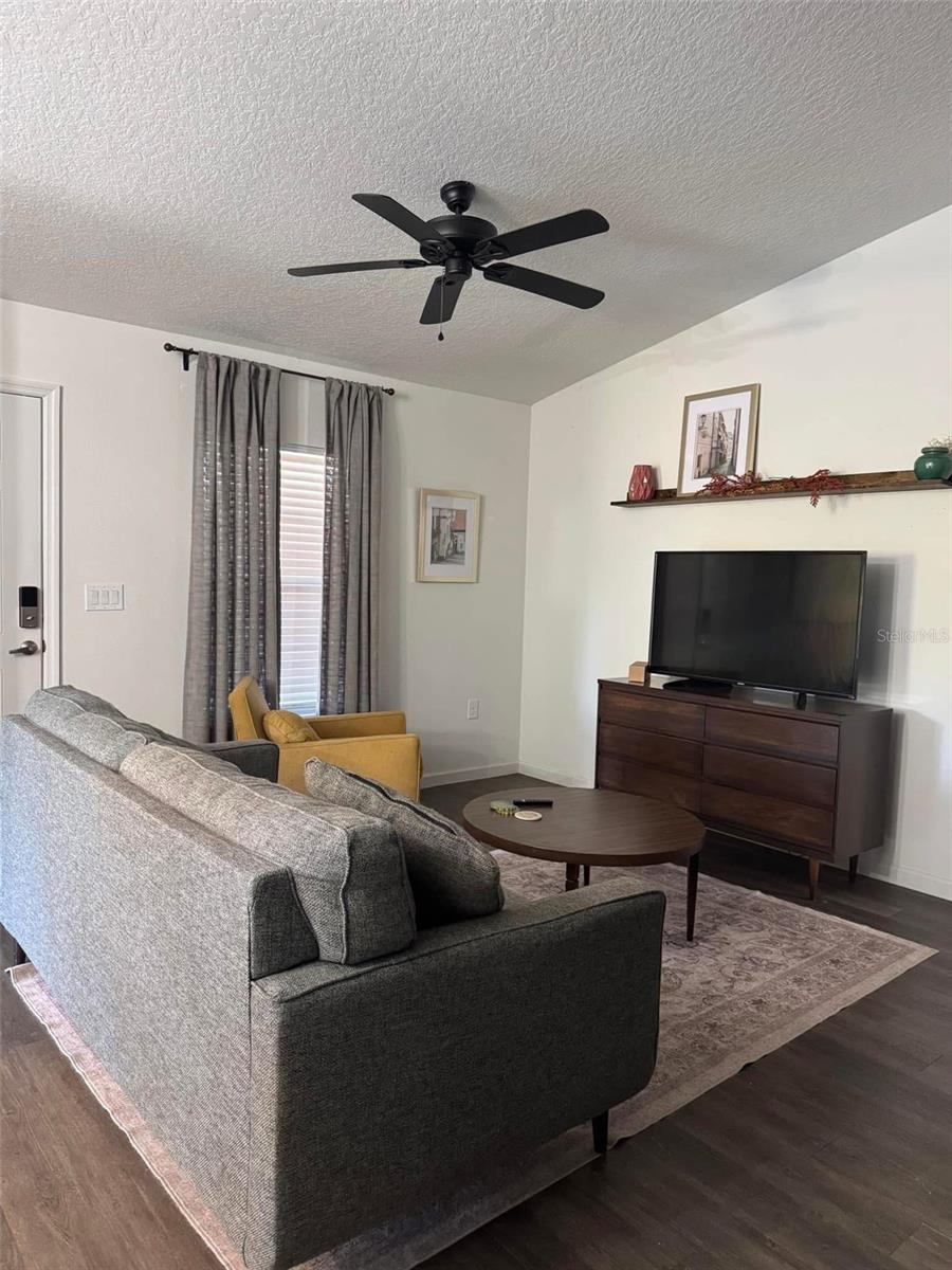 Image 4 of 8 For 1210 Central Parkway